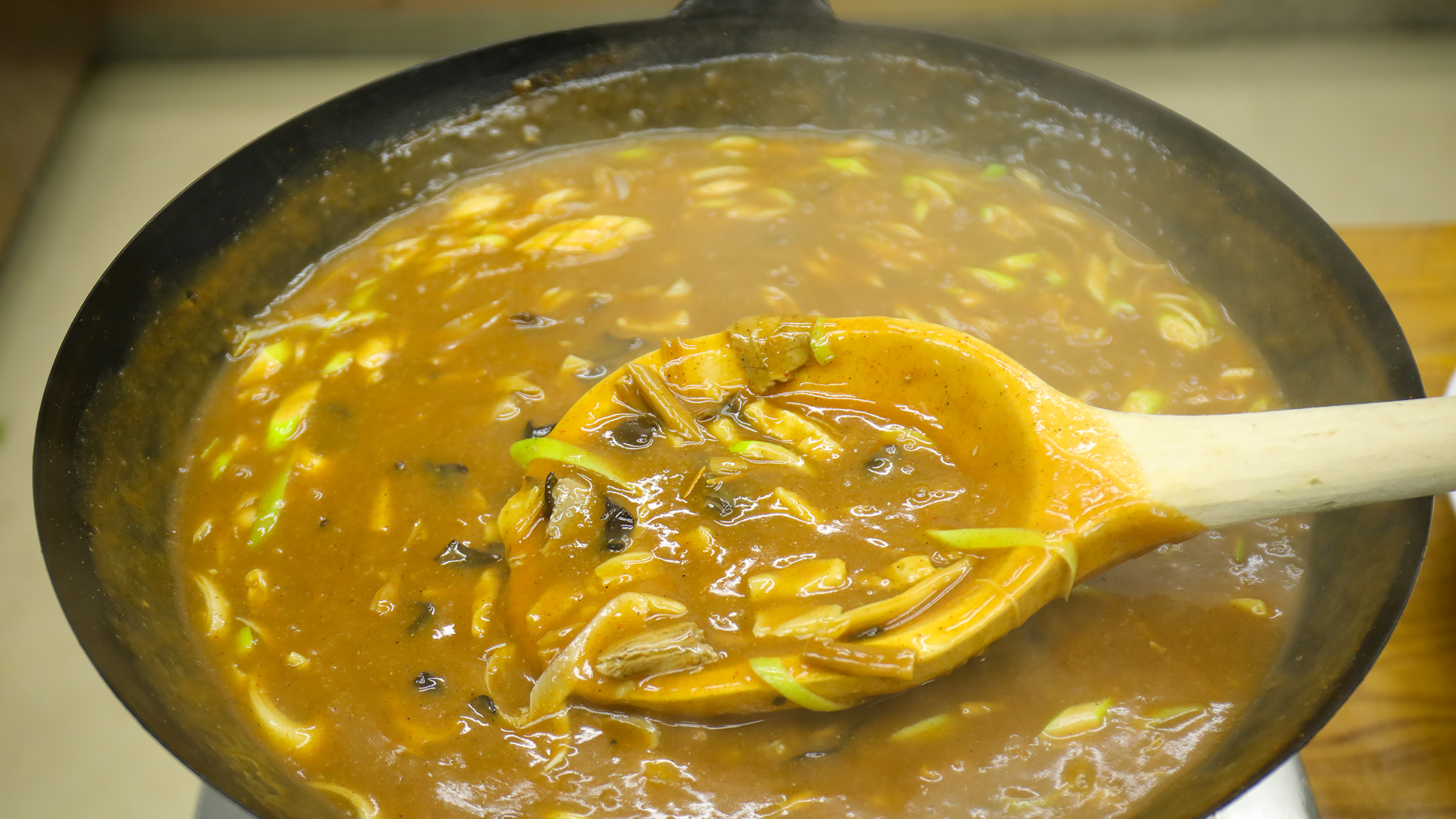 早上一碗胡辣汤,给个神仙也不当,铁锅队分享正宗的河南味