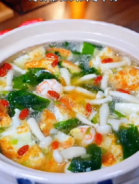 裙带菜虾仁豆腐汤,这样做才好喝,汤鲜味美又不长胖-度小视
