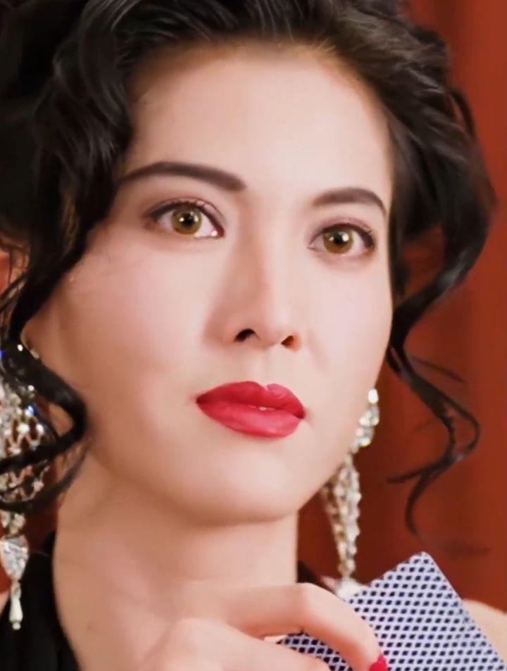 李婉华,一个性感极致的女神,美艳到了极点-度小视