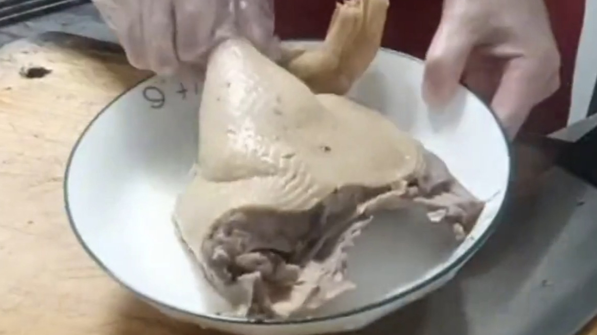 南京盐水鸭的制作方法1