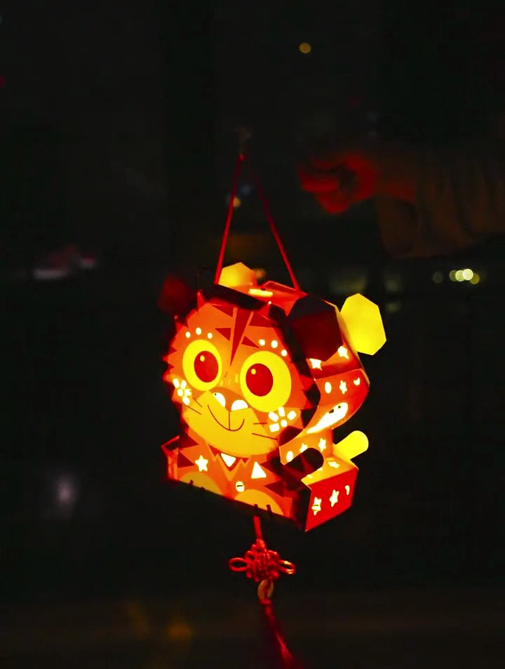 超可爱的手工灯笼,小朋友自己动手就能做,趁元宵节做一个吧-度小视