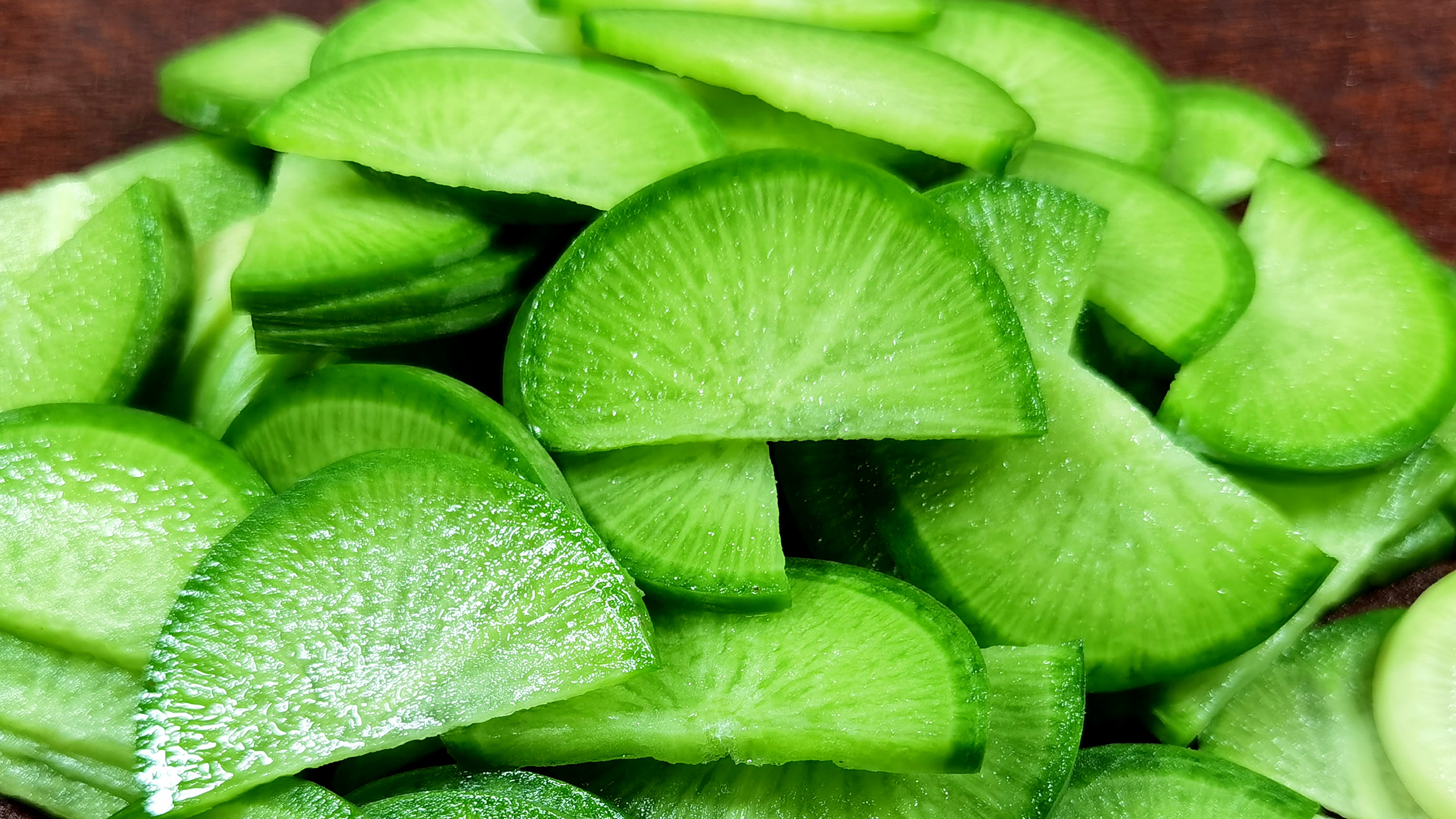 萝卜这做法实在是香,我家10顿有9顿这样做,不腌不凉拌,超下饭