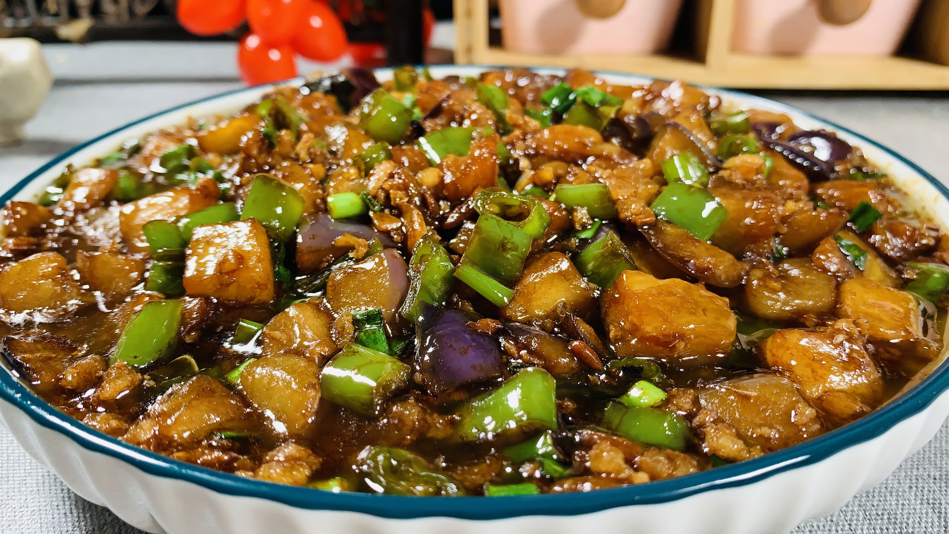 学会这个茄子卤，夏天吃面吃不够，教你秘制做法，鲜香味浓