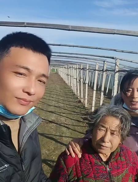 73万我怀疑超哥是在占便宜,但我没有证据445万狐狸精半夜来找