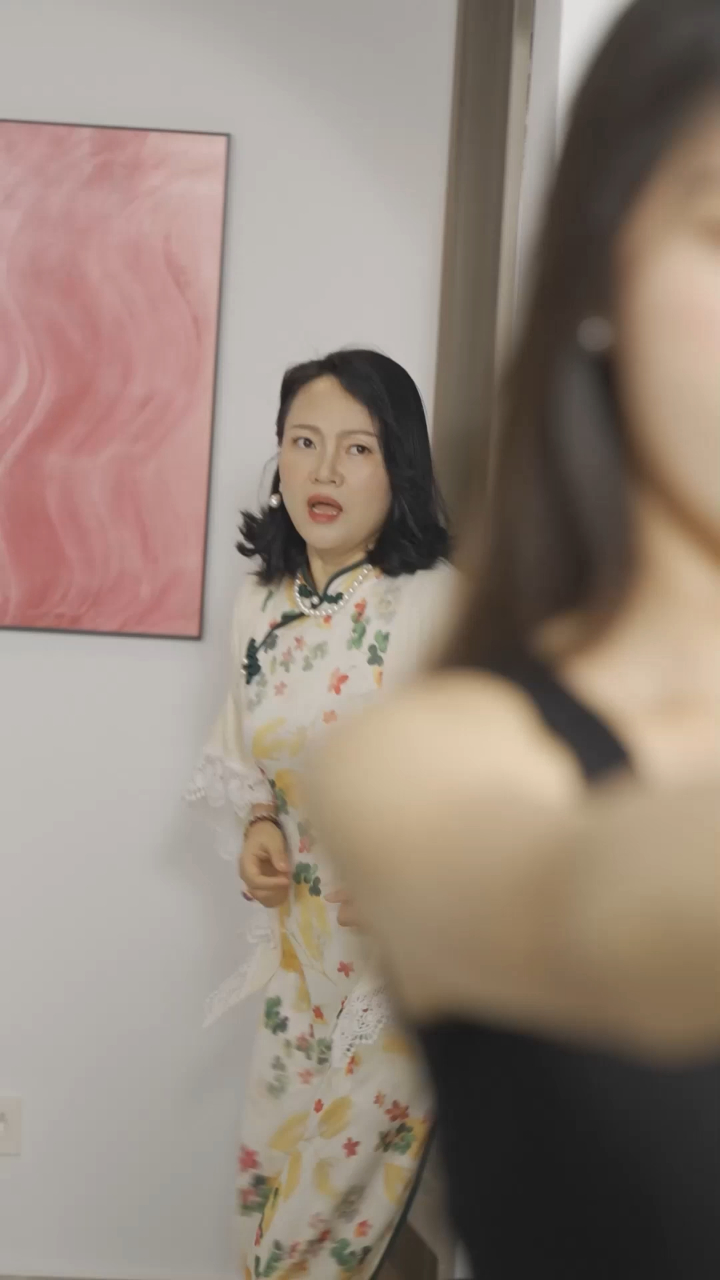 9李梦琪身体羸弱根本不是两个大男人的对手-度小视