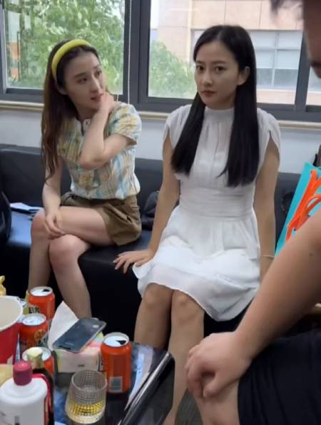 2022-09-113是赵一麟51粉丝  关注离婚后偏爱小鲜肉女星,李菁菁3婚小