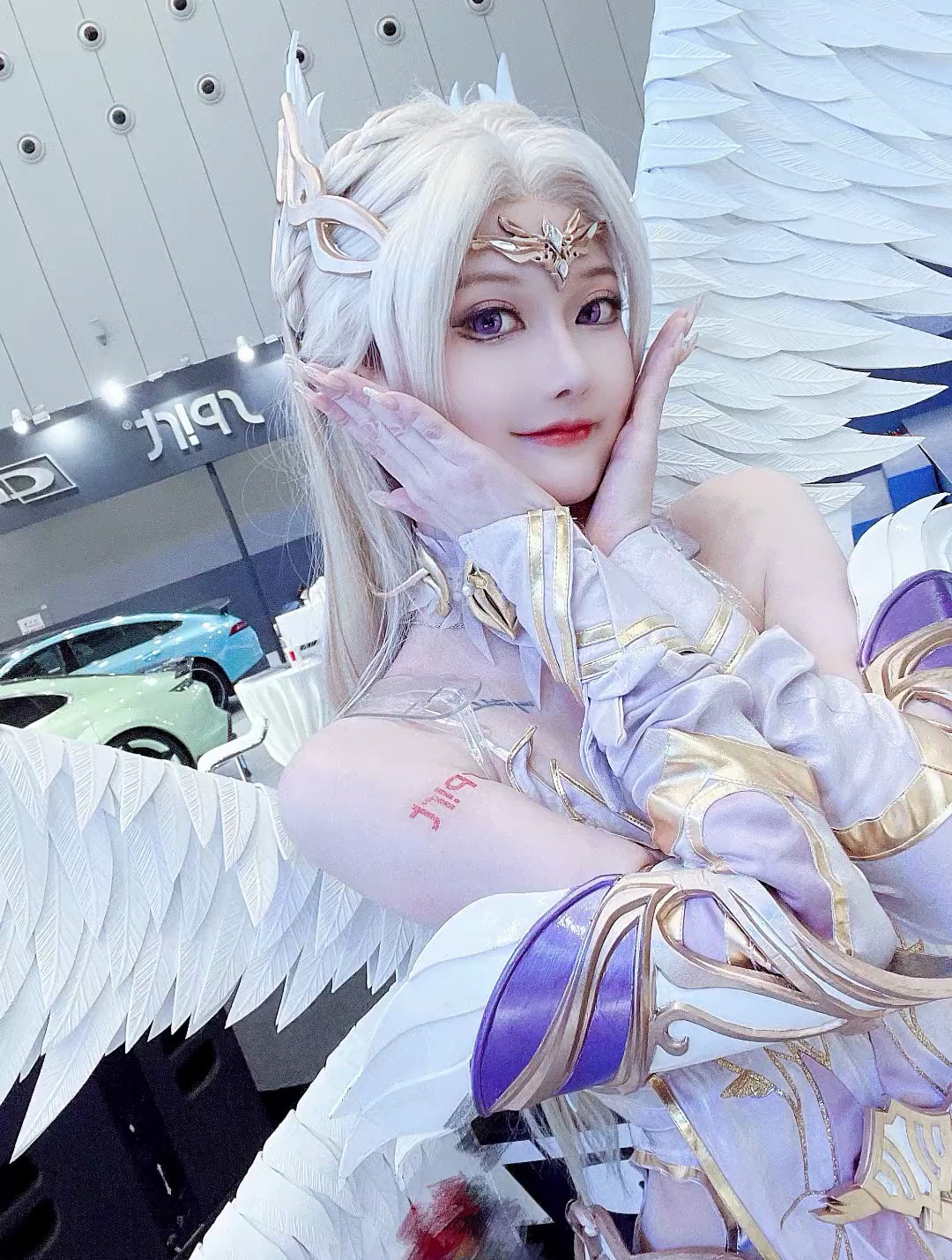 漫展小姐姐绝美cos,羡慕唐三的又一天!