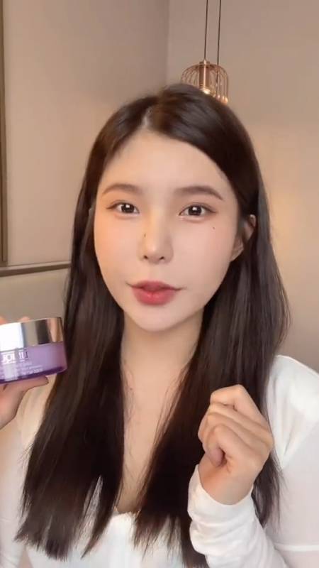 2021-12-091小台词呦呦658粉丝  关注他的手臂上有伤,还依旧单手托举