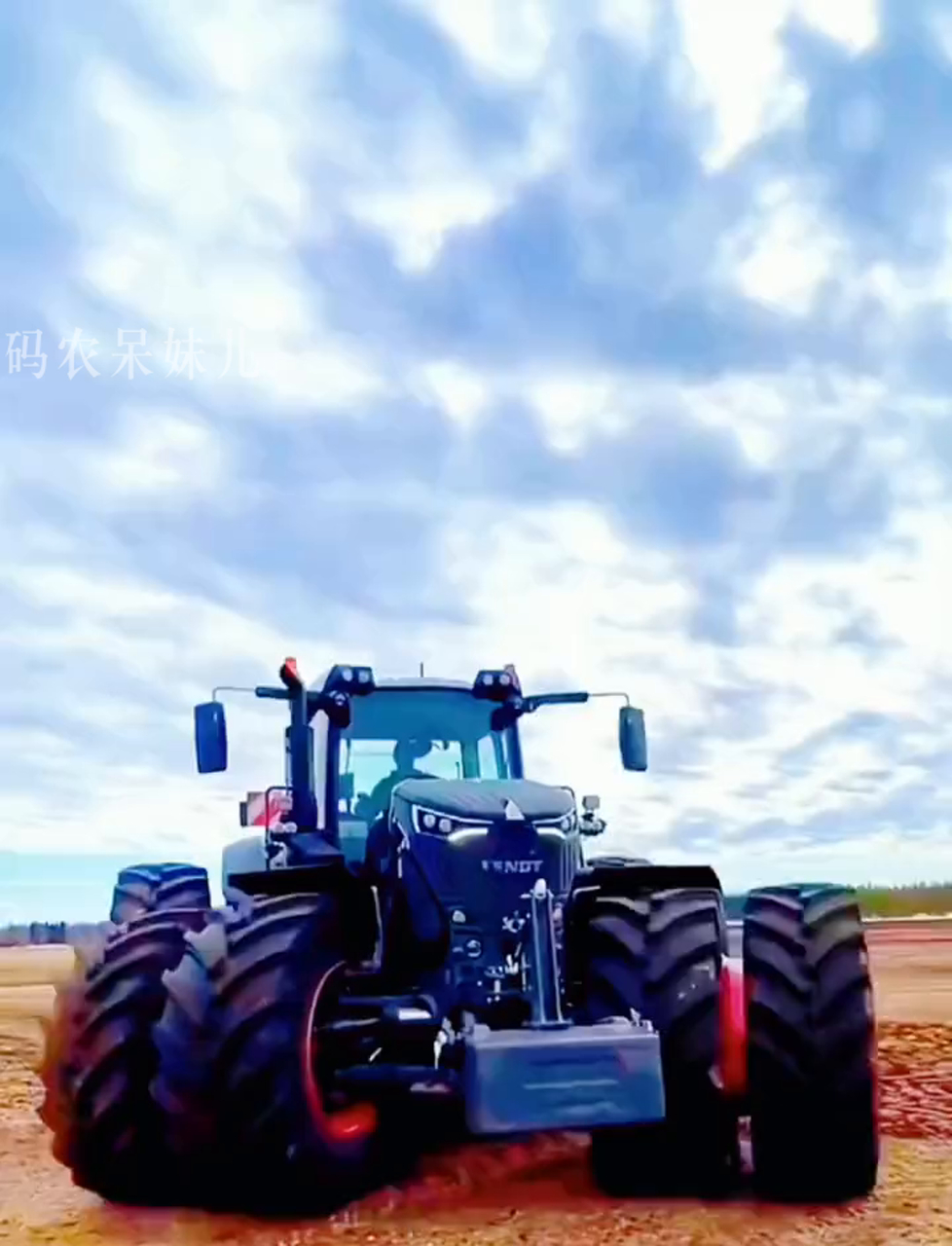 芬特1050型,动力十足的500匹马力拖拉机