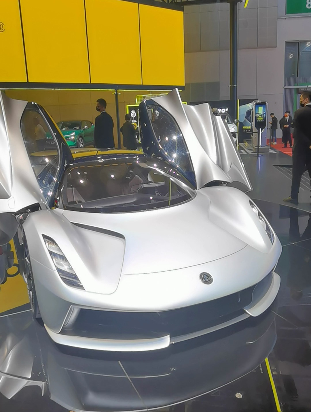 路特斯纯电动超跑实在超帅!猜猜多少钱?