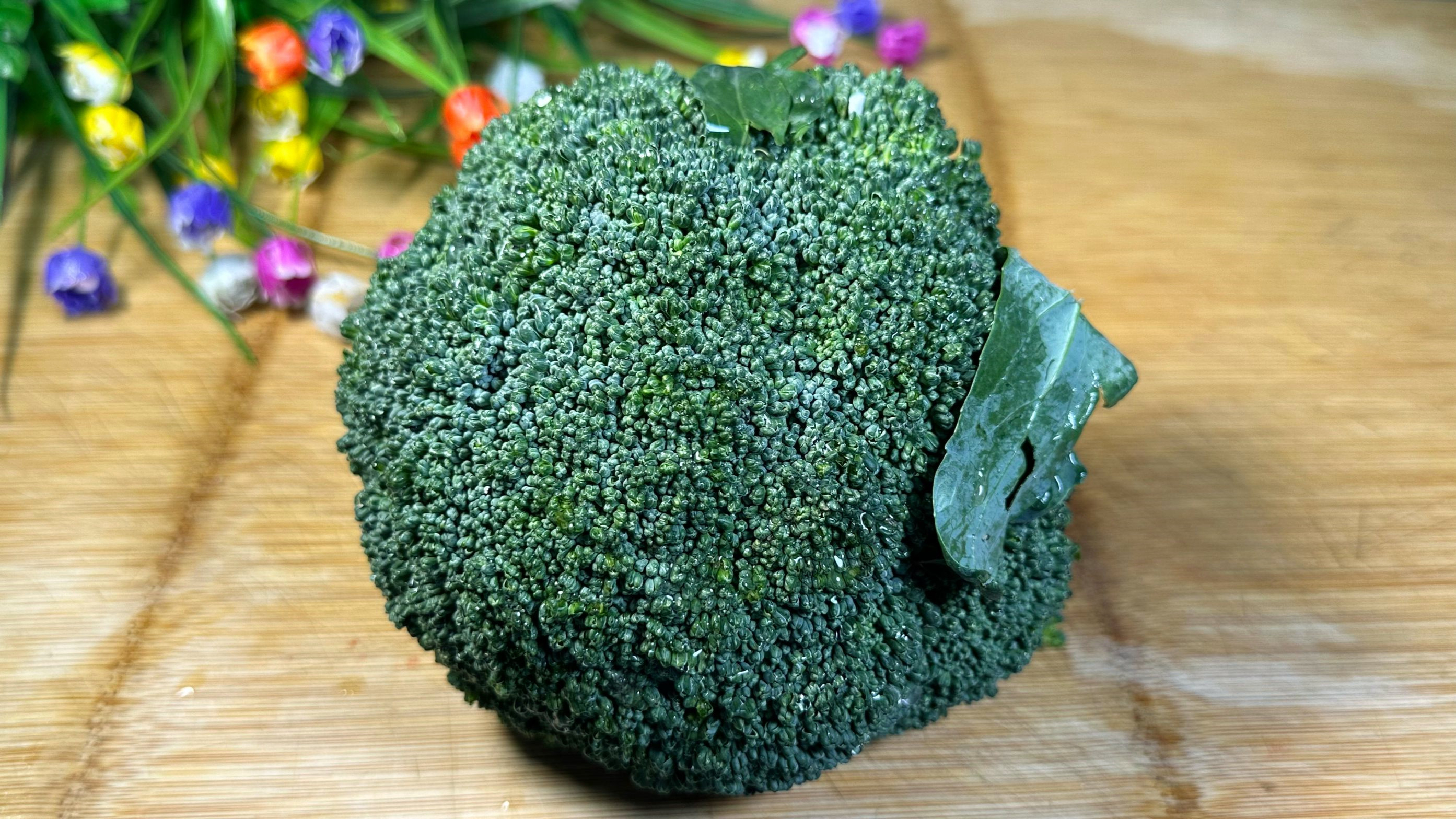 西兰花这样做简单又好吃,颜色翠绿鲜嫩爽口,下酒下饭,有空试试