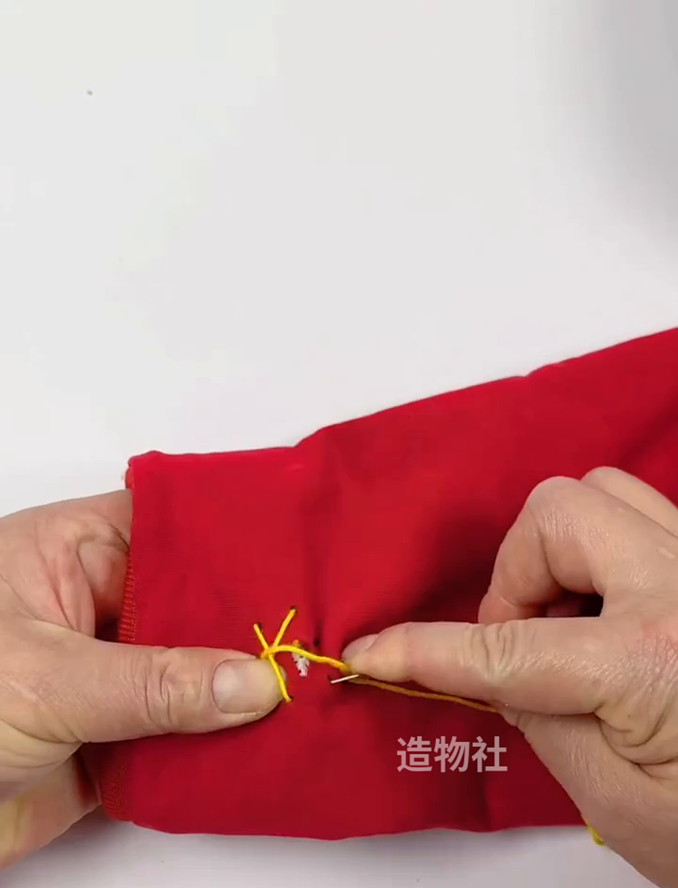 衣服破了洞,这样缝补超好看!