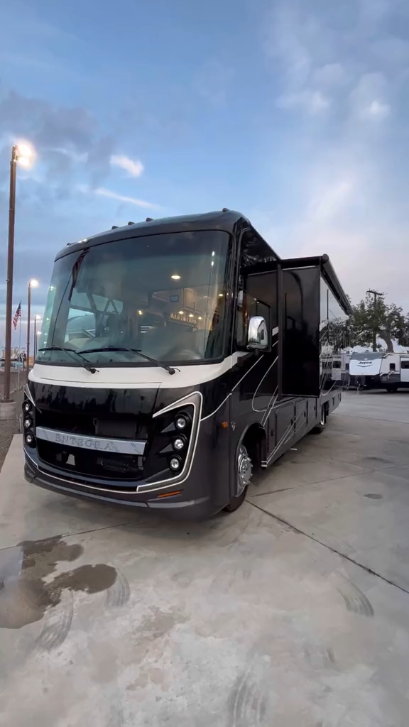 00:45 大巴房车 a型房车 进口房车