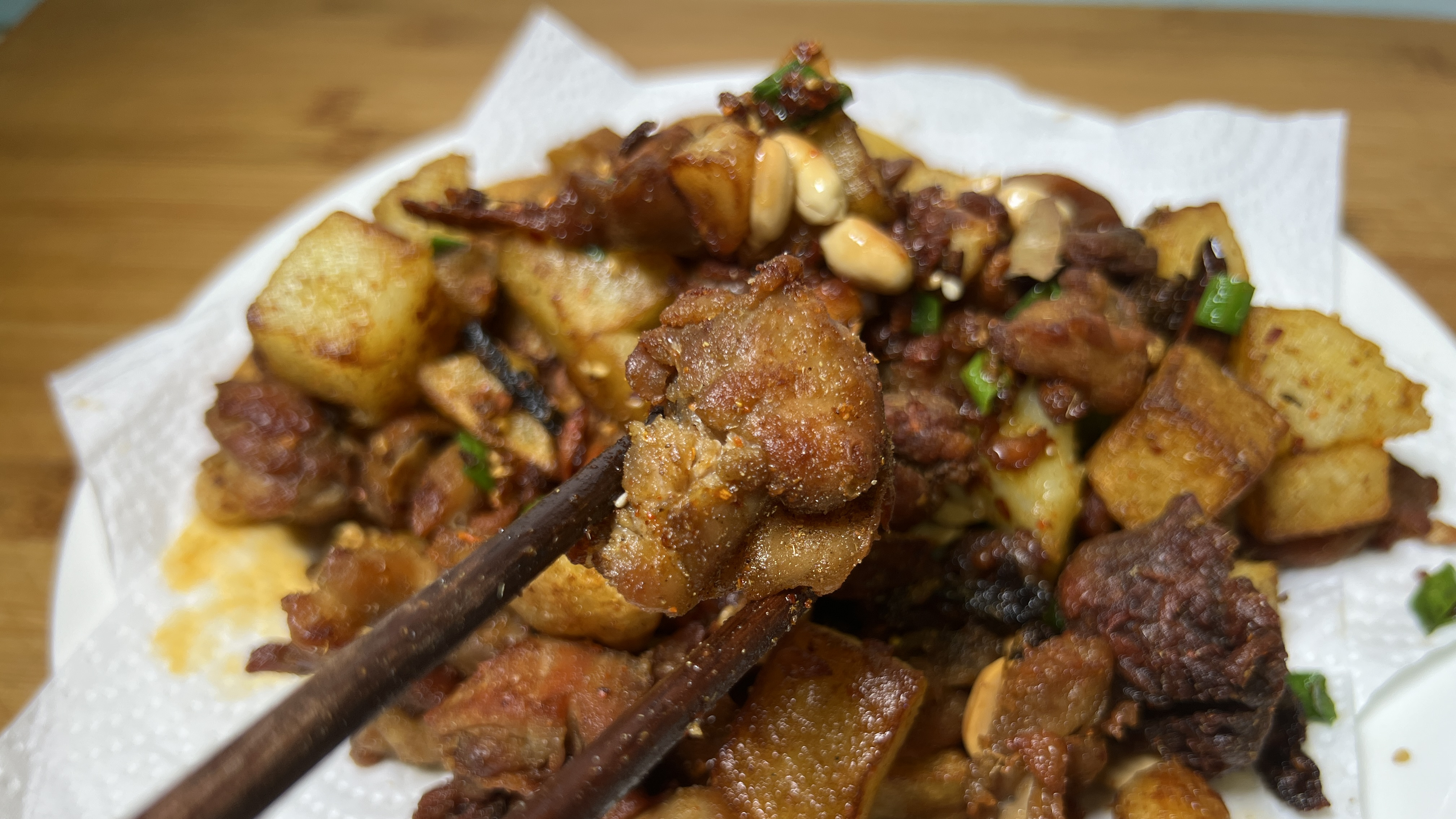 一个土豆,三个鸡腿自制土豆鸡腿肉,焦香入味,比烧烤摊的要好吃