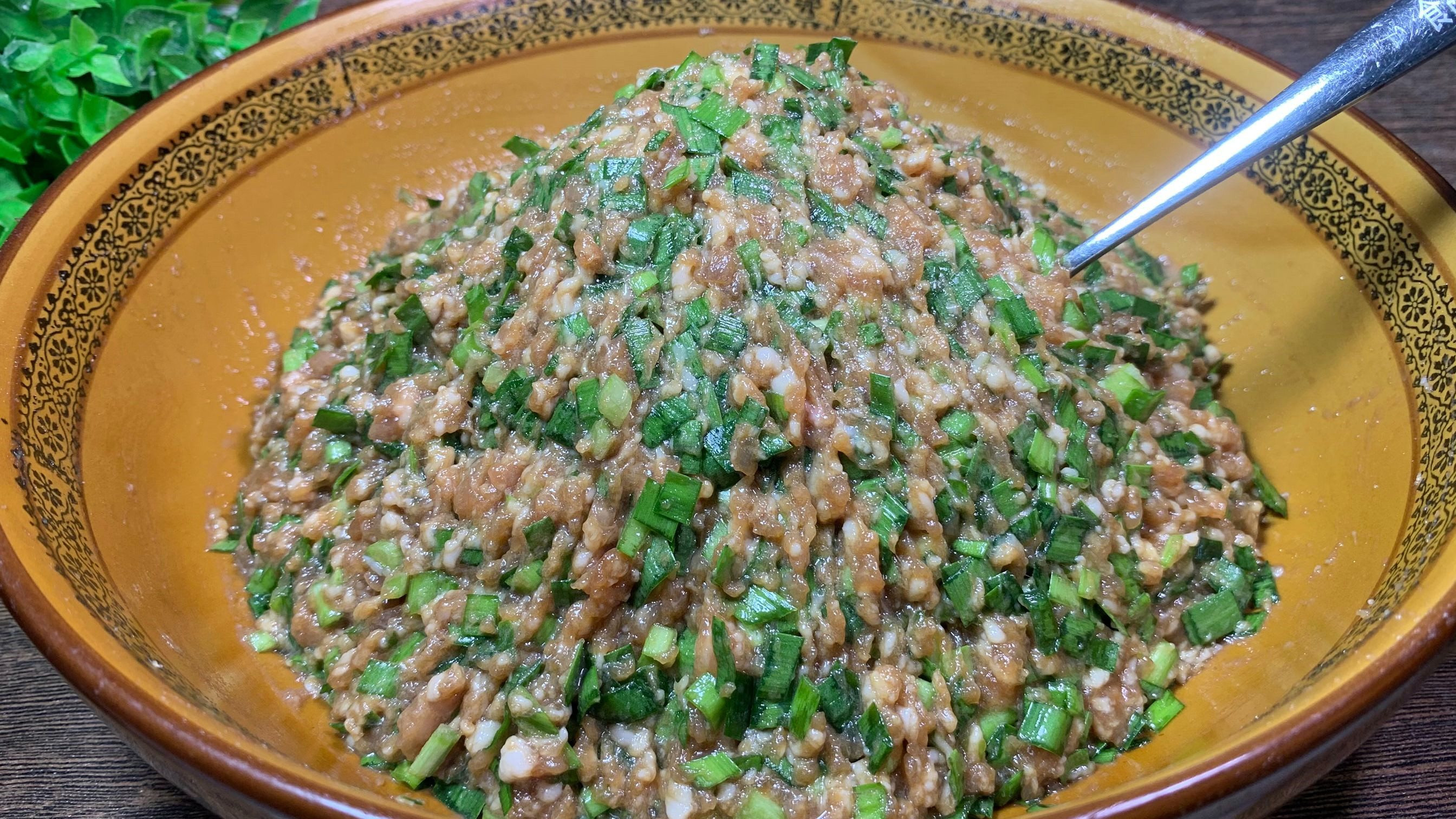 韭菜饺子馅好吃有诀窍,教你30年饺子馆不外传的秘方,鲜嫩又多汁