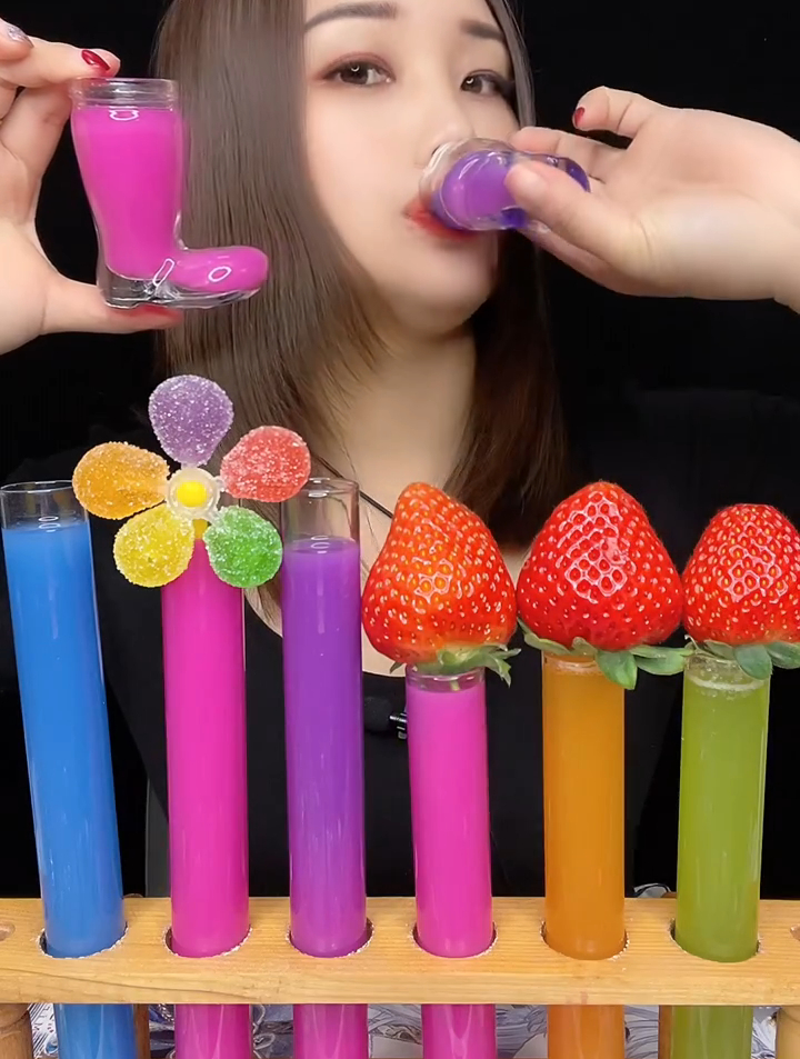 喝水声控:小鸟杯饮料和试管饮料-度小视