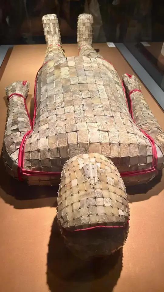 西汉江都王刘非家族墓群出土的金缕玉衣