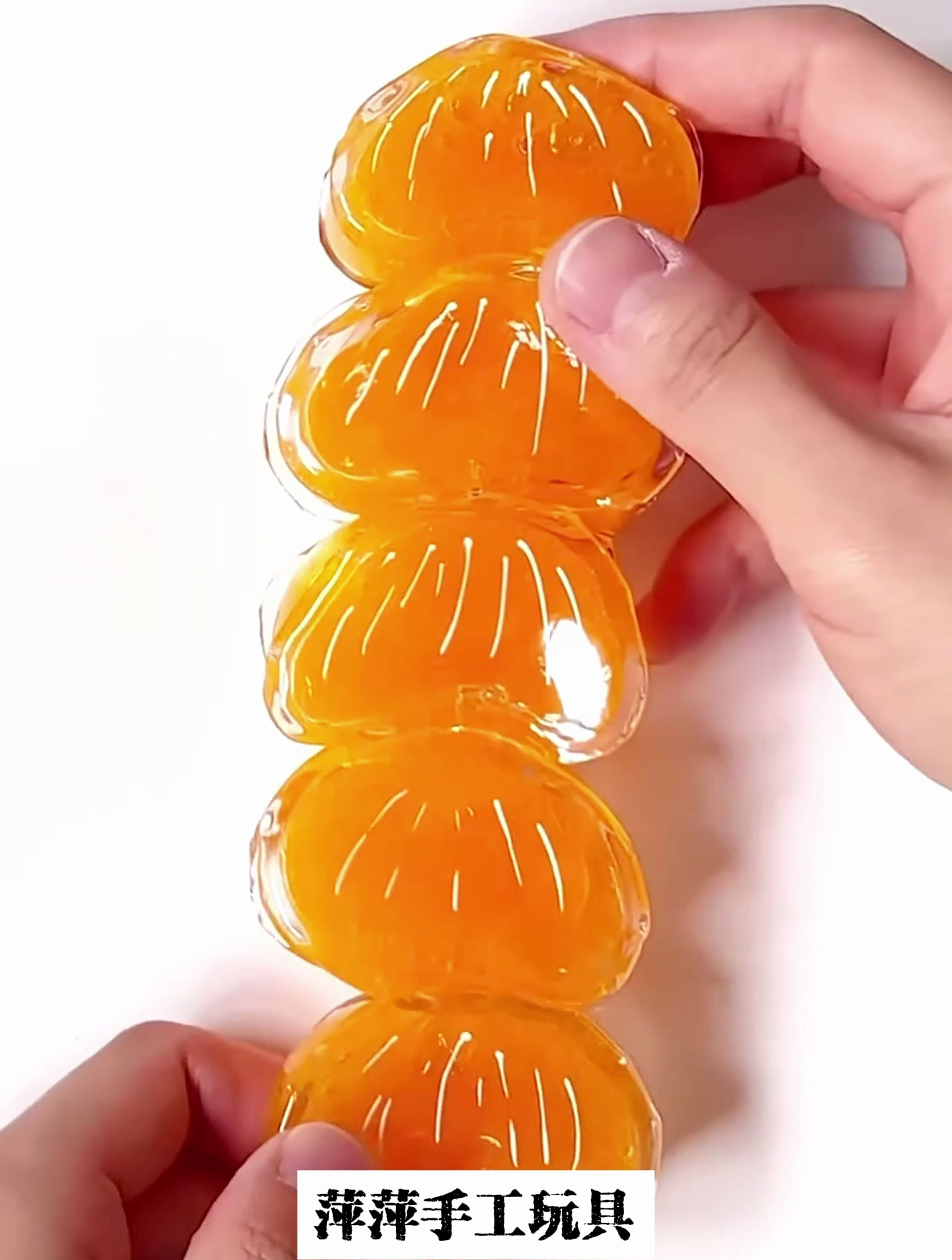 手工玩具:用橡皮泥制作的橘子糖葫芦-度小视