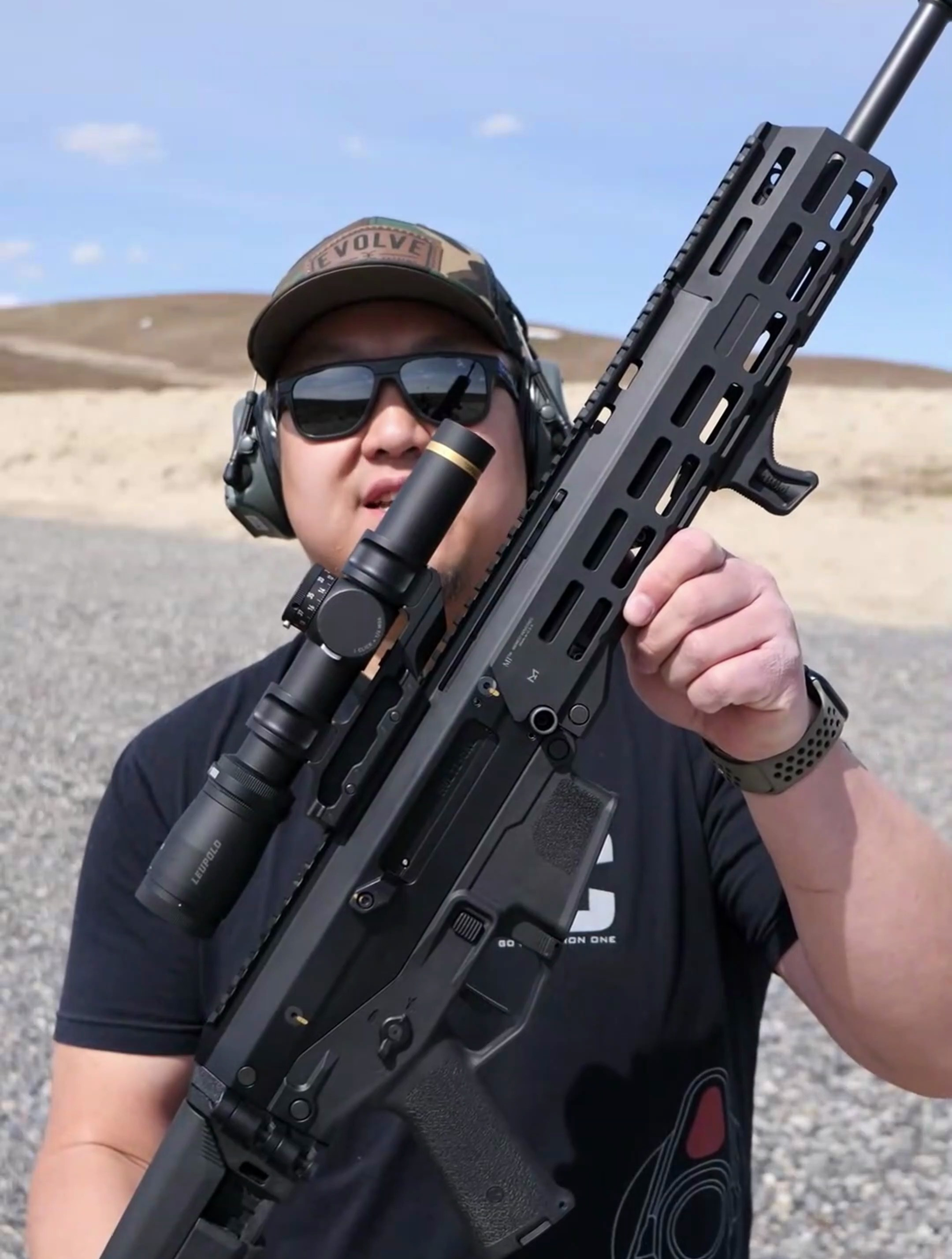 雷明顿acr突击步枪,结合了多种步枪武器特点,又称战术缝合怪