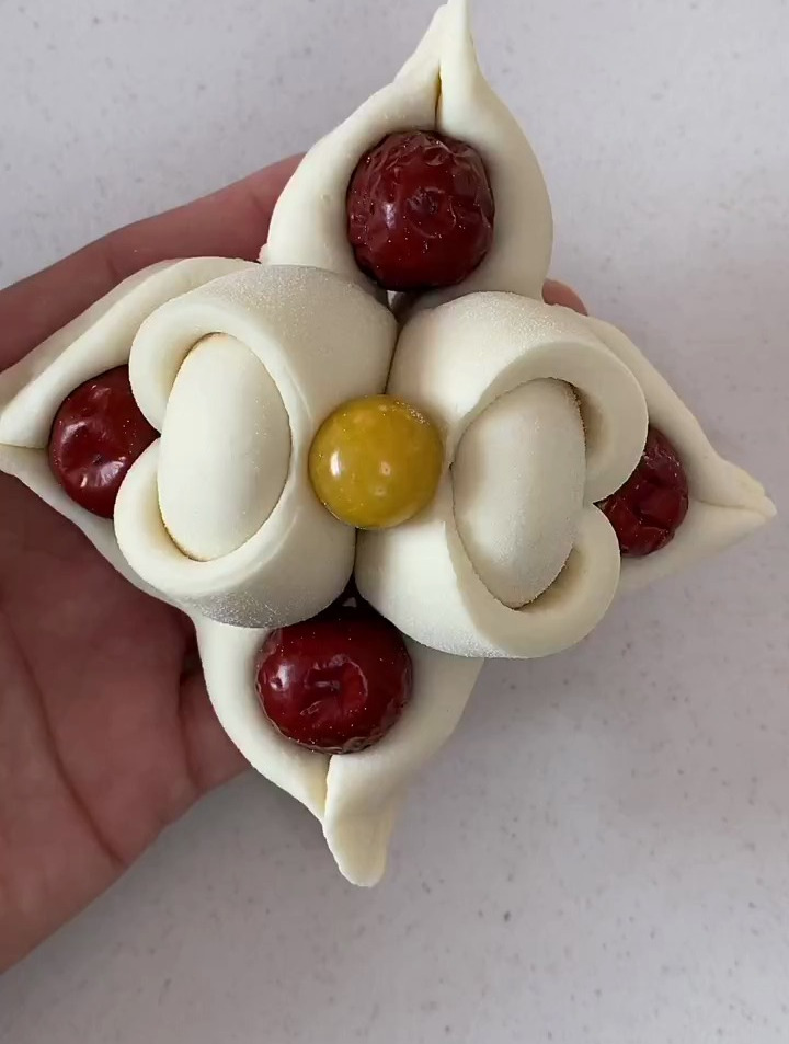 面食制作花样:花开富贵花卷