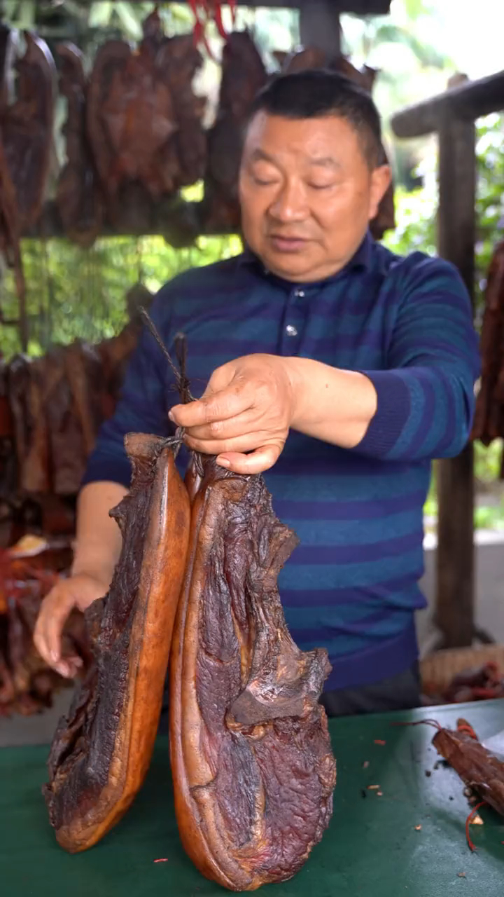 这是我们家二刀肉一头猪只有二个二刀肉