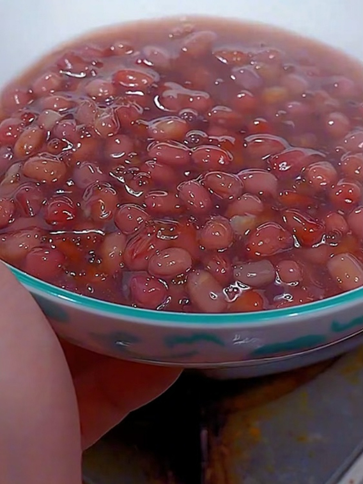 红豆西米露比奶茶好喝太多啦,建议女孩子都把奶茶换成这个