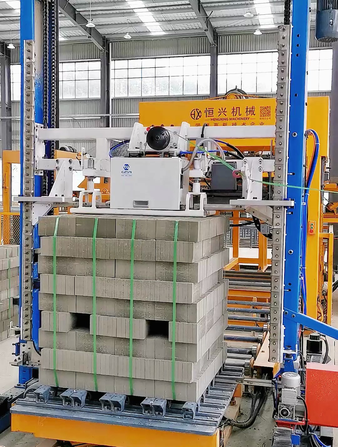 水泥砖自动码砖机打包生产线