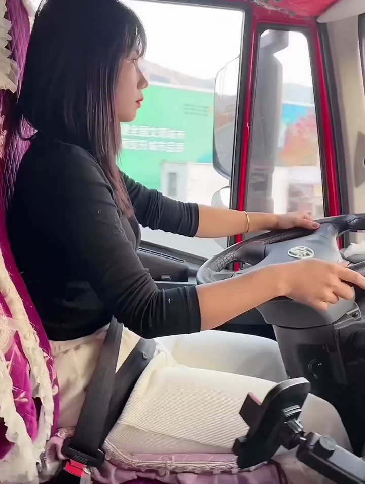 大车女司机走南闯北,累过哭过笑过,我还有机会享受生活吗?