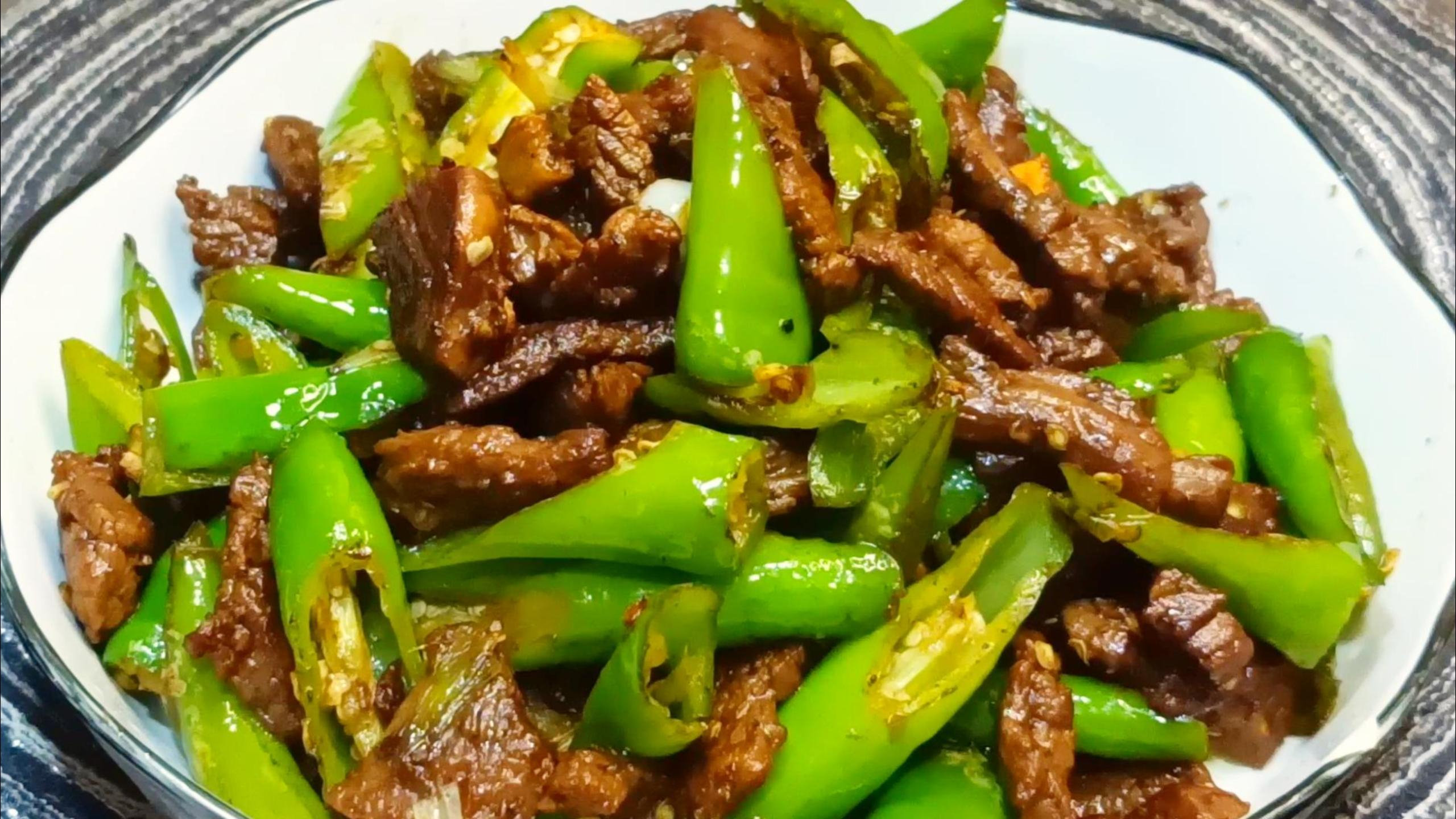 杭椒牛柳家常做法,滑嫩不柴,下酒又下饭