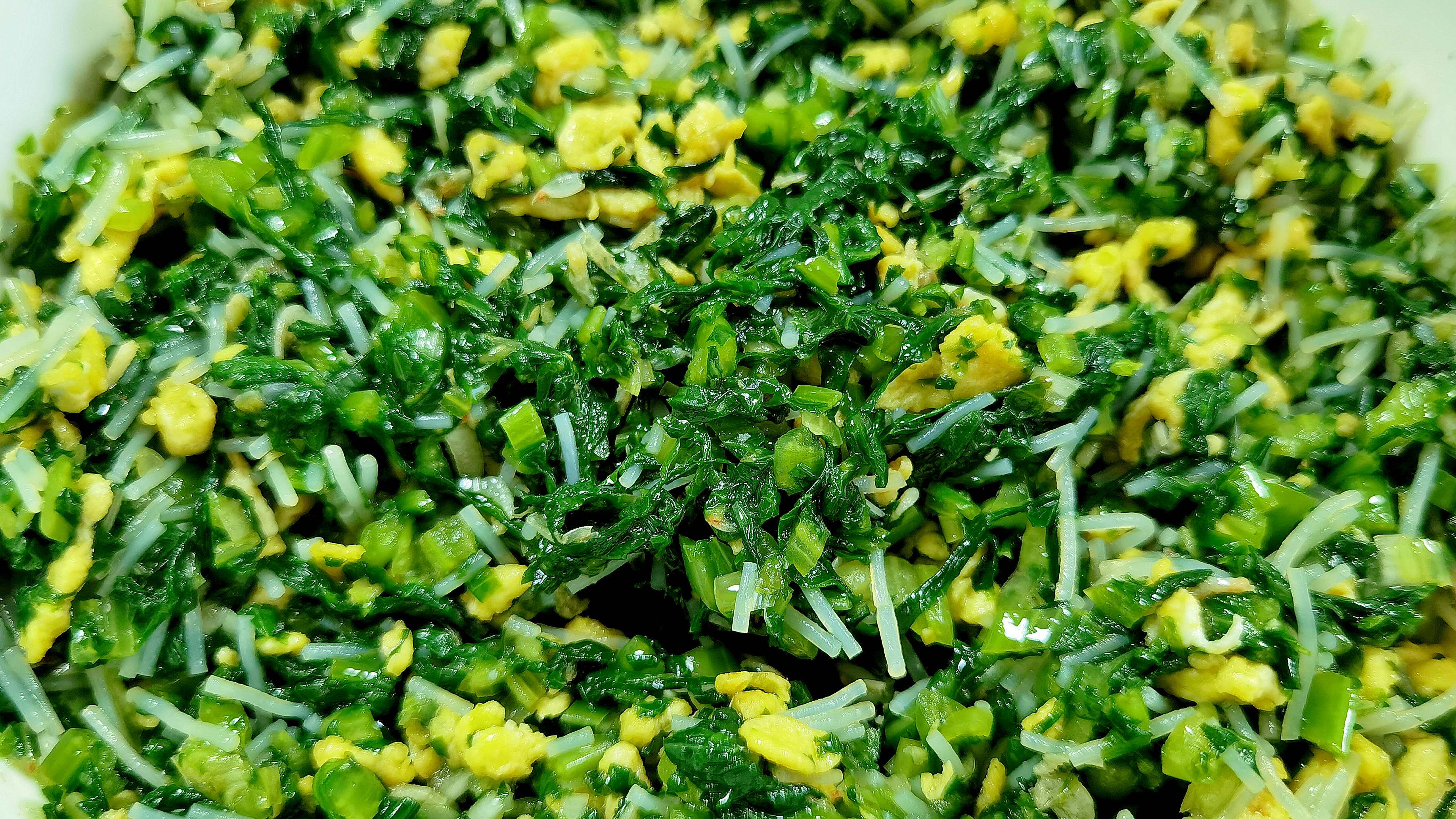 很多人只吃茎，却不知叶子才是宝，包饺子鲜美营养，好吃不上火！