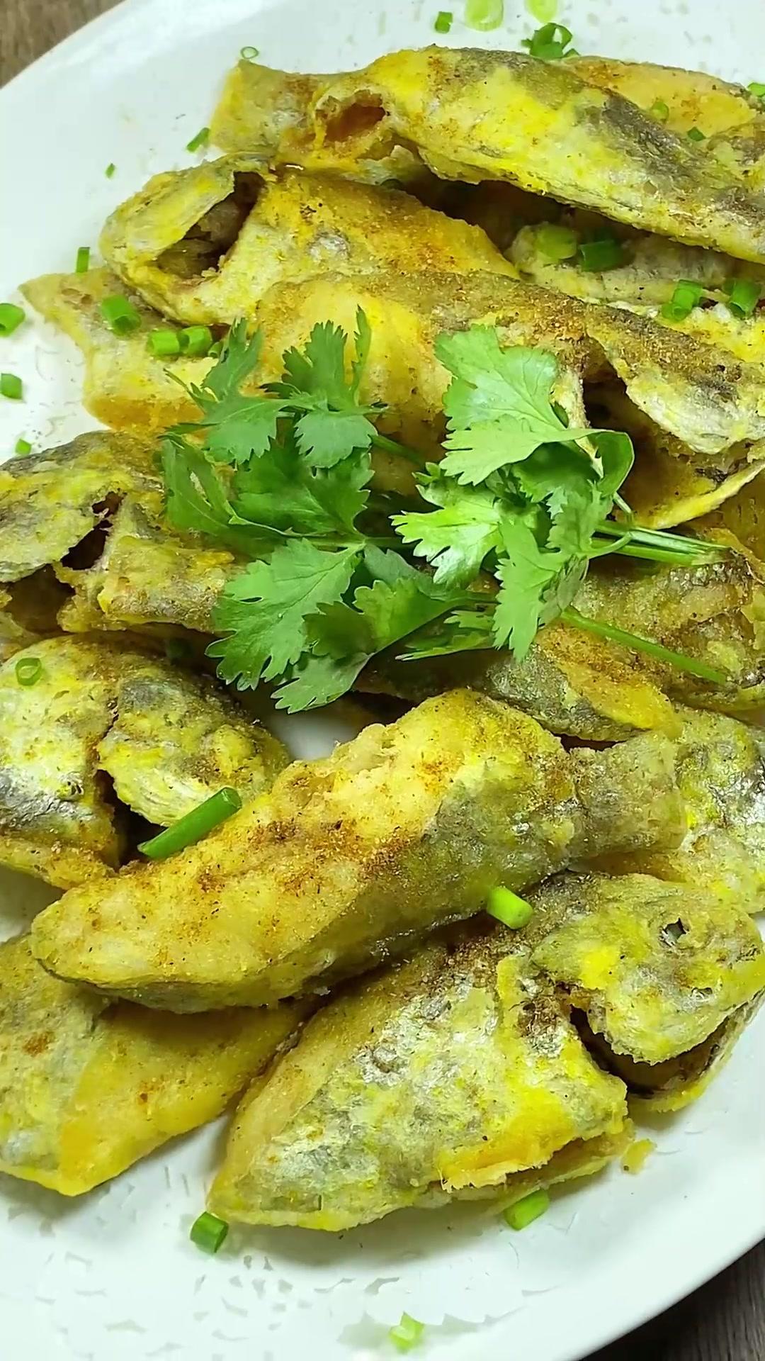 大家好,今天做一道便宜又大碗的炸南鲳鱼