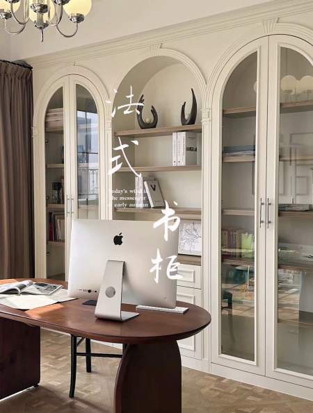 谁能拒绝温柔系的书房?法式拱形书柜,审美很在线-度小视