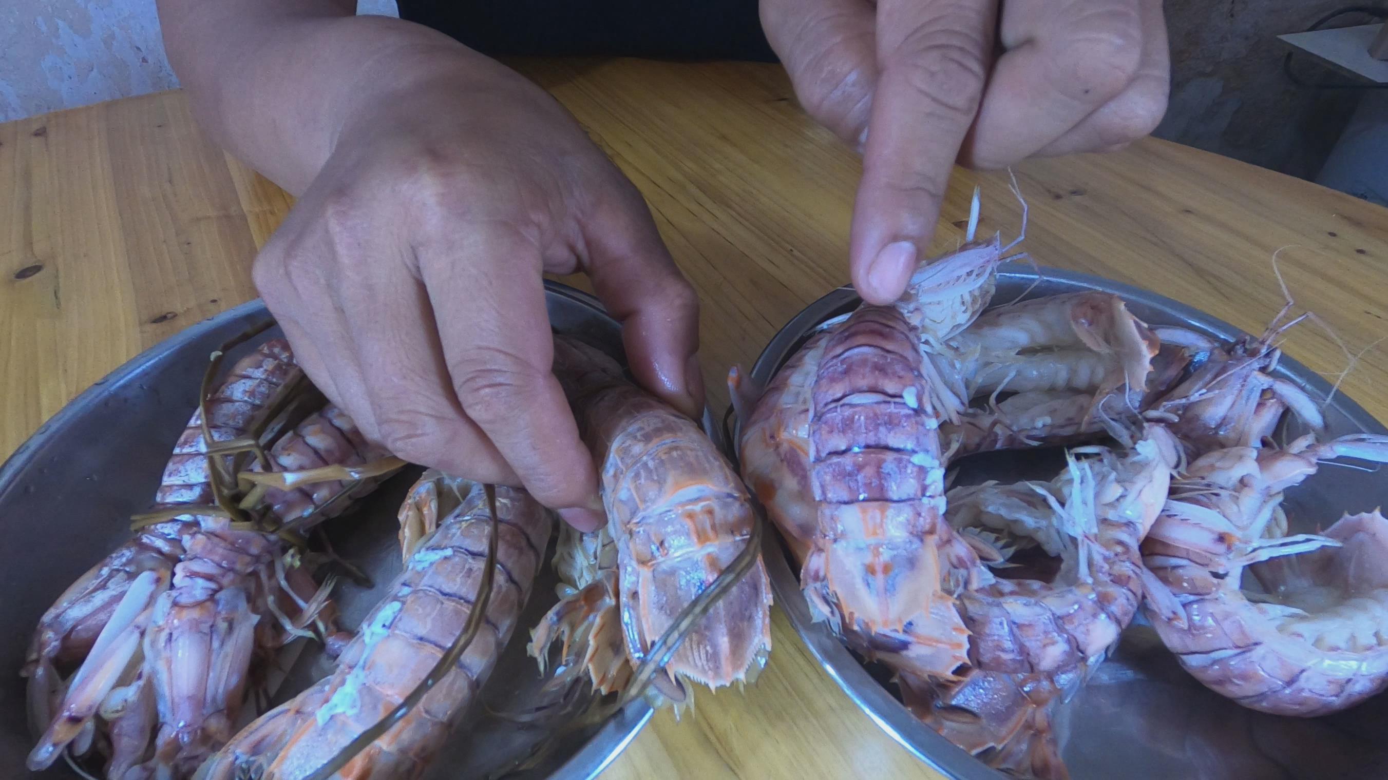 冰鲜皮皮虾和鲜活皮皮虾的终极测验，刀仔教大家这一招，特管用