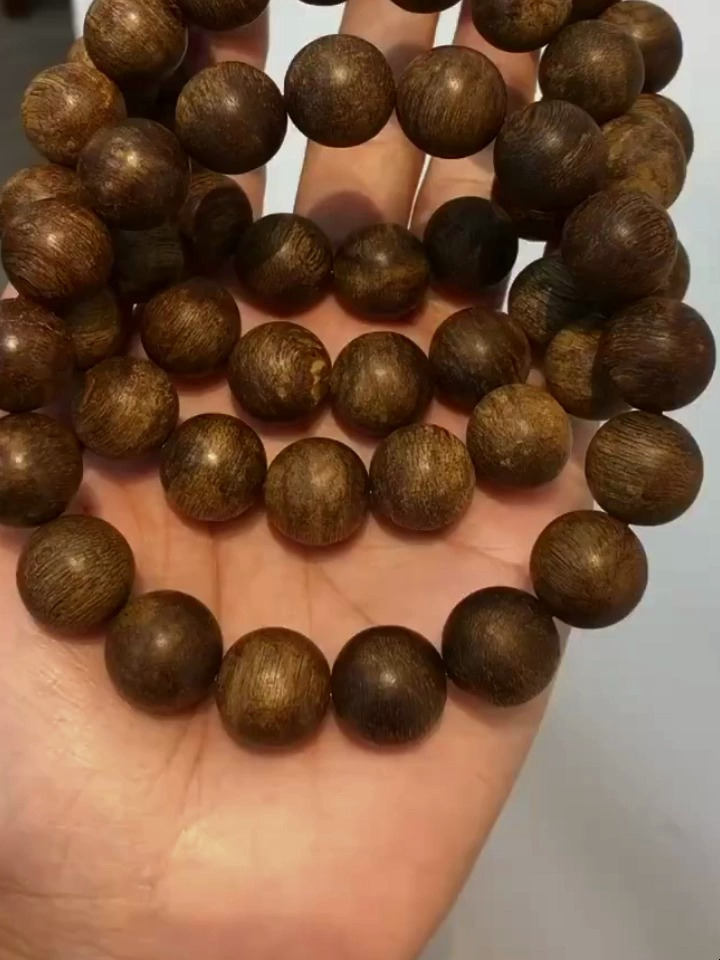 土沉沉香圆珠手串,简约大方又典雅