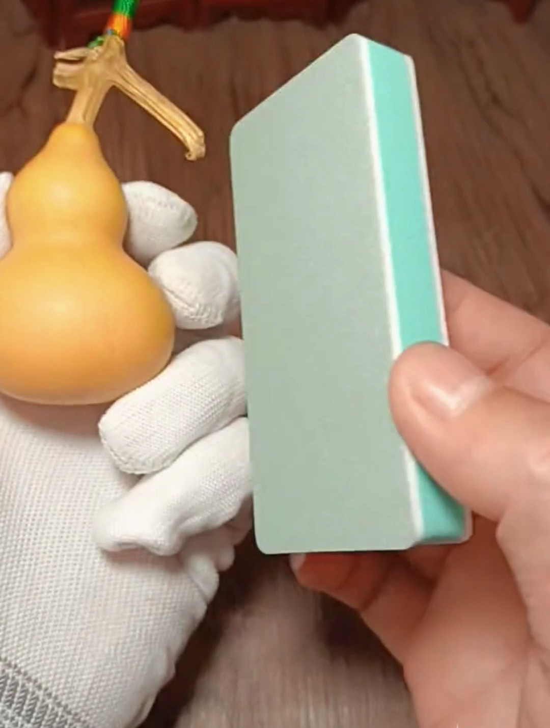 文玩葫芦怎么样处理表面包浆快!用抛光板打磨效果看的见!