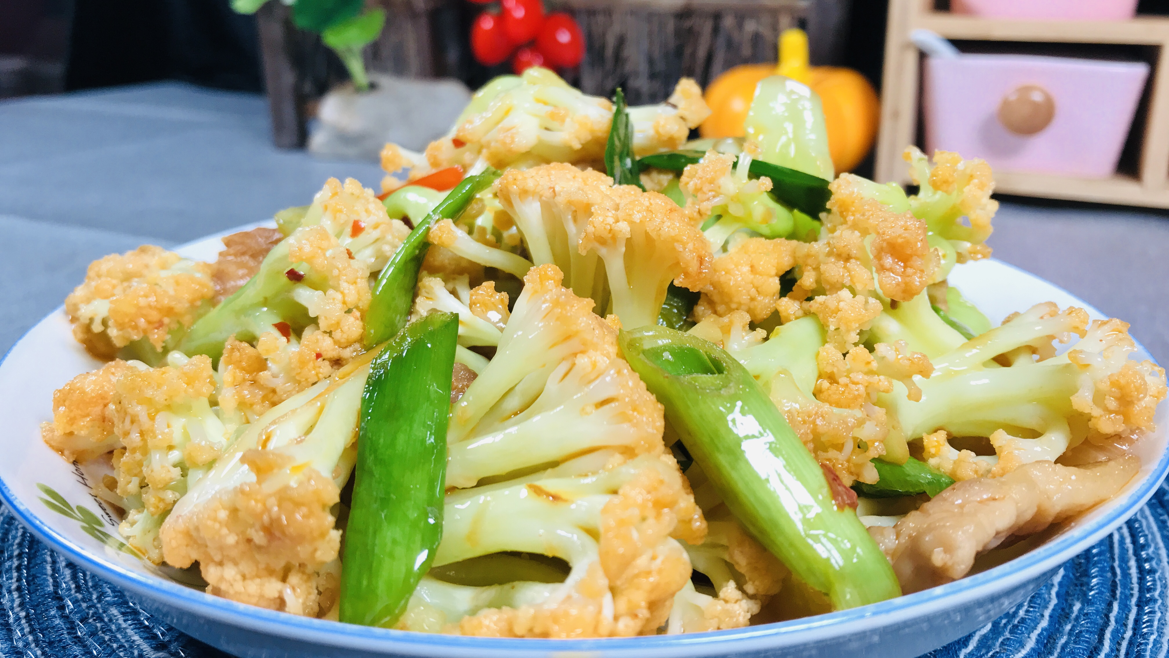 家常炒花菜最忌焯水和直接炒,教你窍门,脆嫩入味,营养好吃