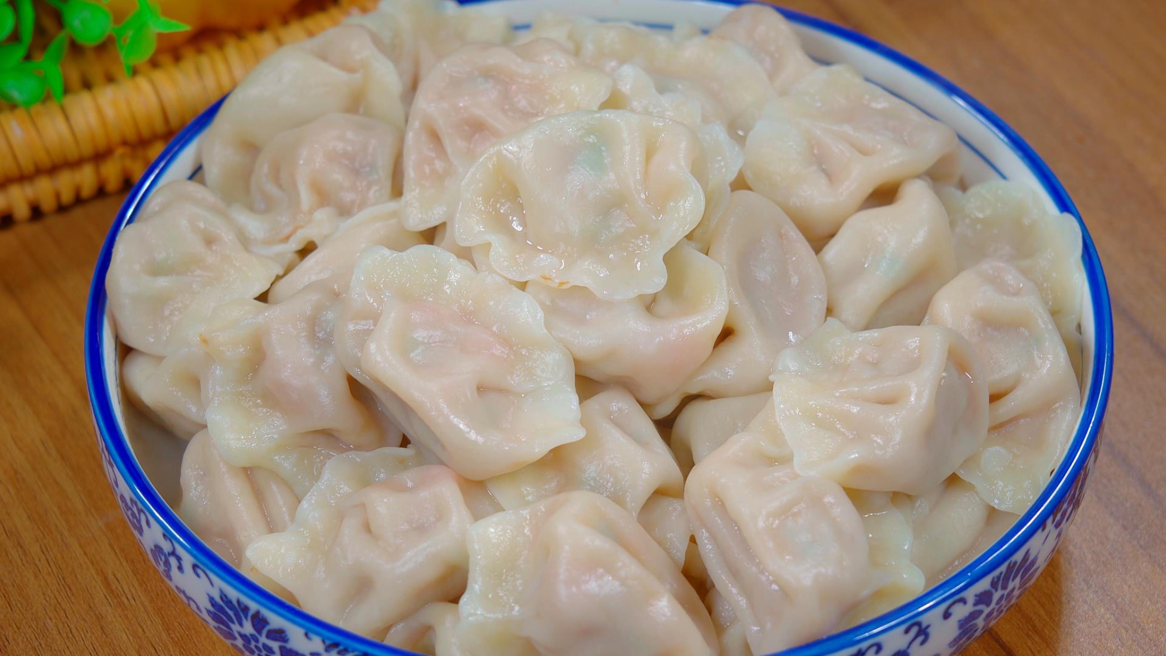 夏天多吃冬瓜馅饺子,教你调馅方法,清香爽口,一口一个真解馋