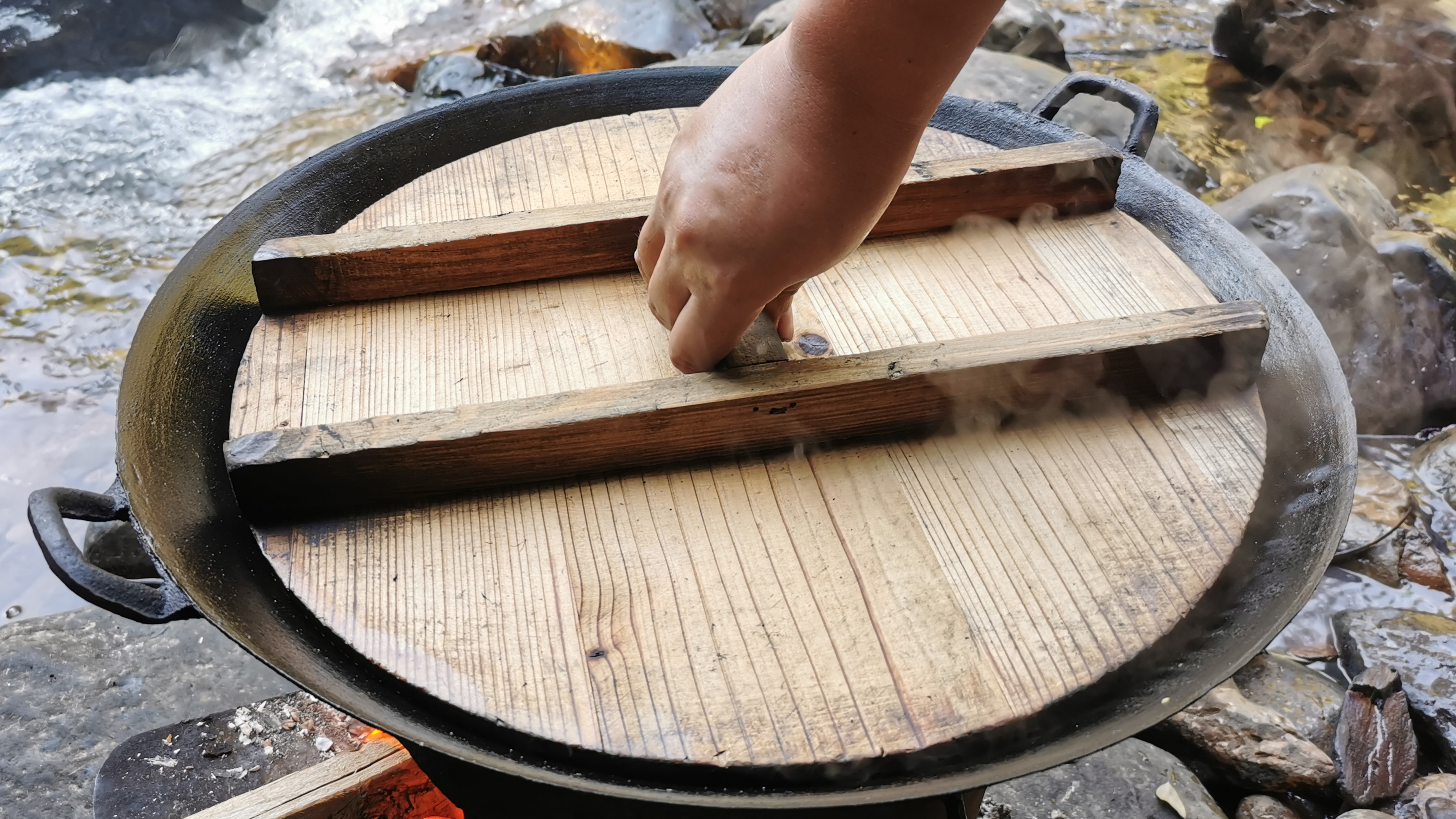 在农村,这是招待贵宾最硬的一道菜,吃上一次,真是赞不绝口