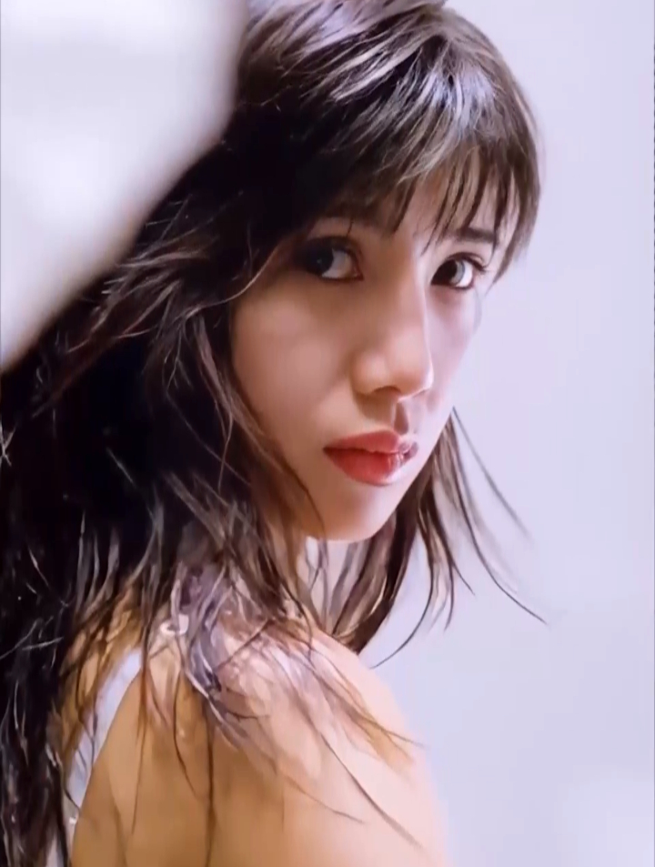 关秀媚,玉骨冰肌冰雪聪明的港式御姐,你喜欢她的风格么-度小视