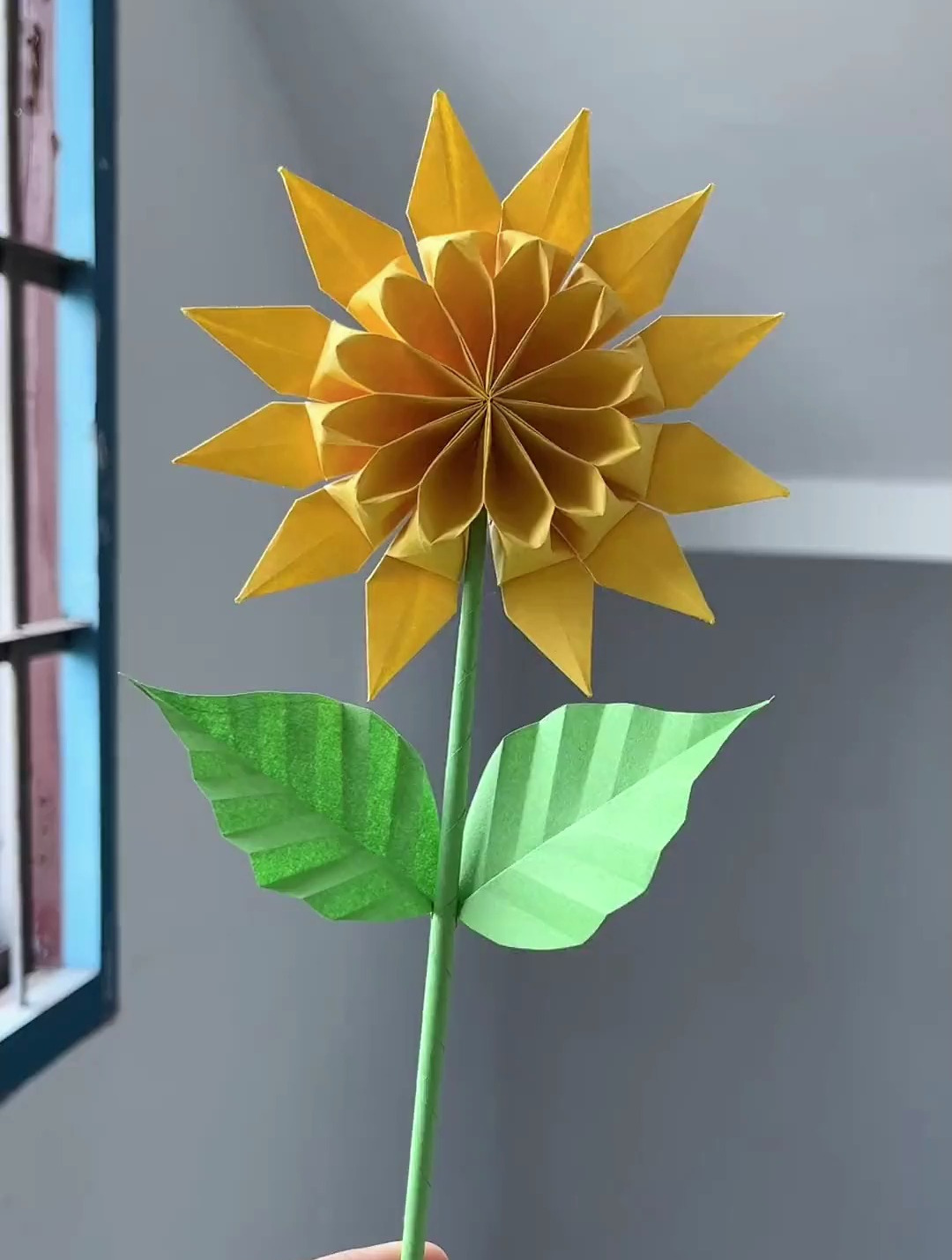 超好看的立体向日葵手工花来啦,祝愿孩子们一举夺魁"葵"