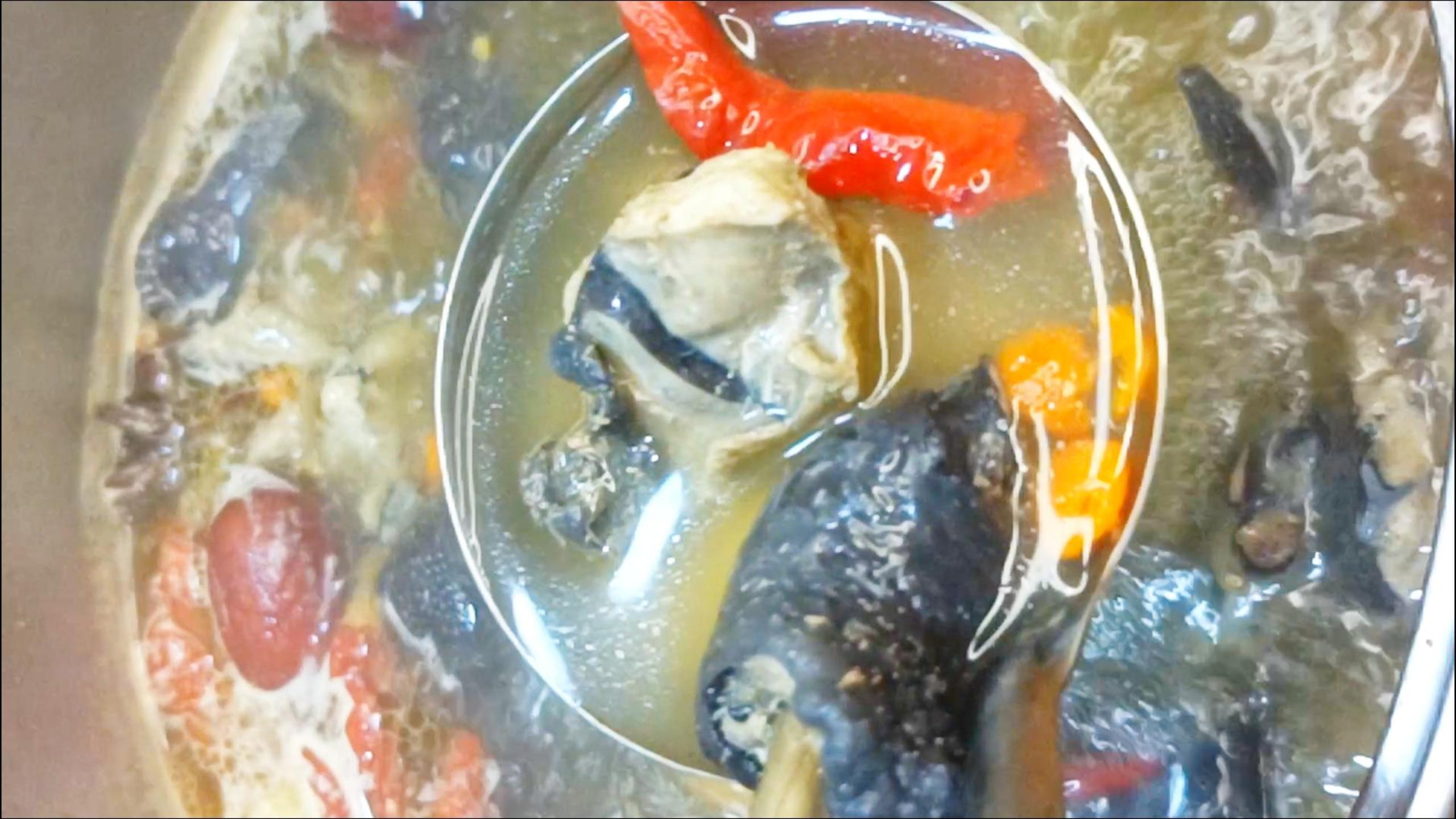 家常版滋补乌鸡汤,汤鲜味美无腥味,补气养血