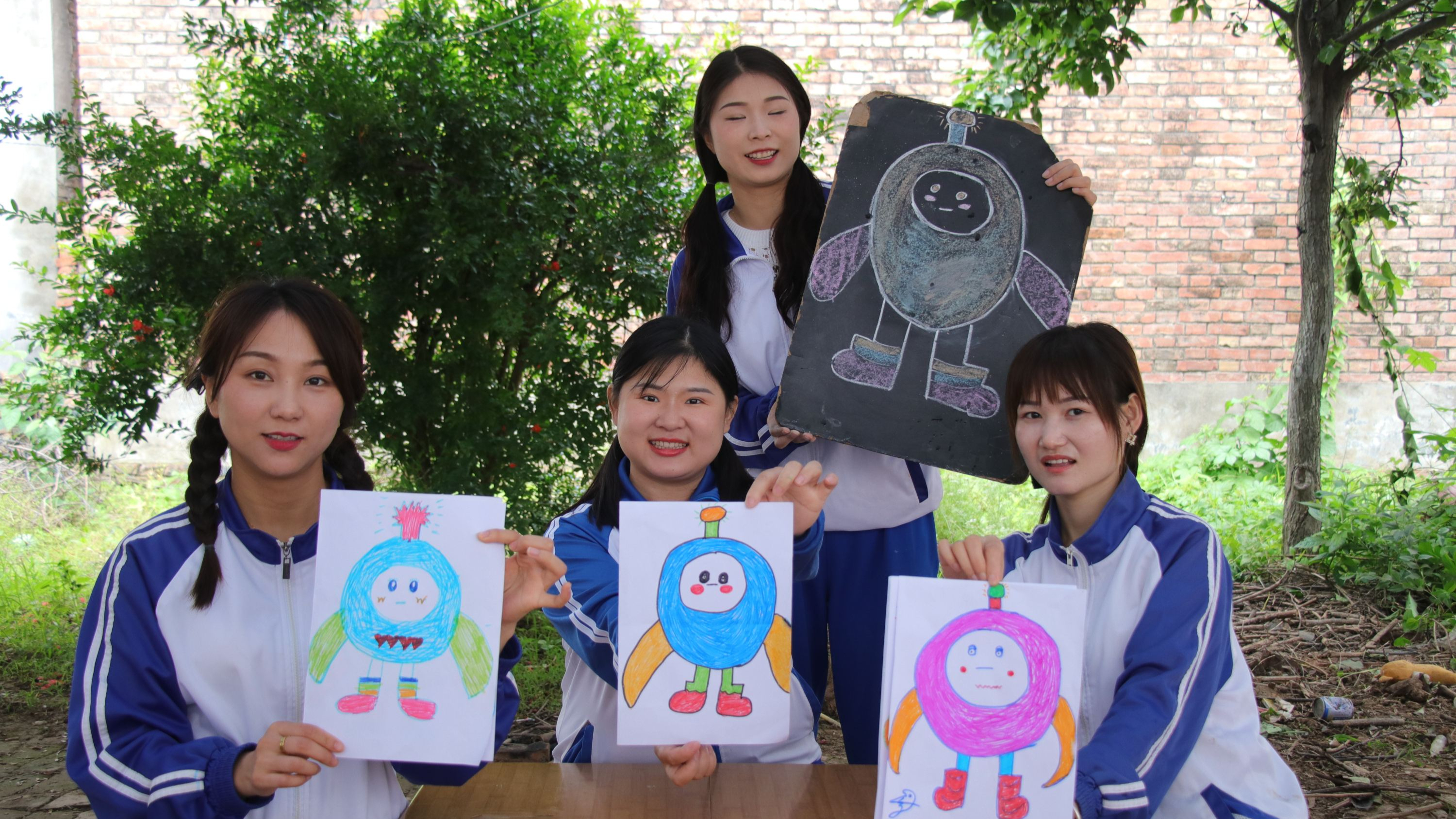 静静老师教小伙伴画蛋仔，用圆形就能画出可爱的蛋仔，快来学学吧