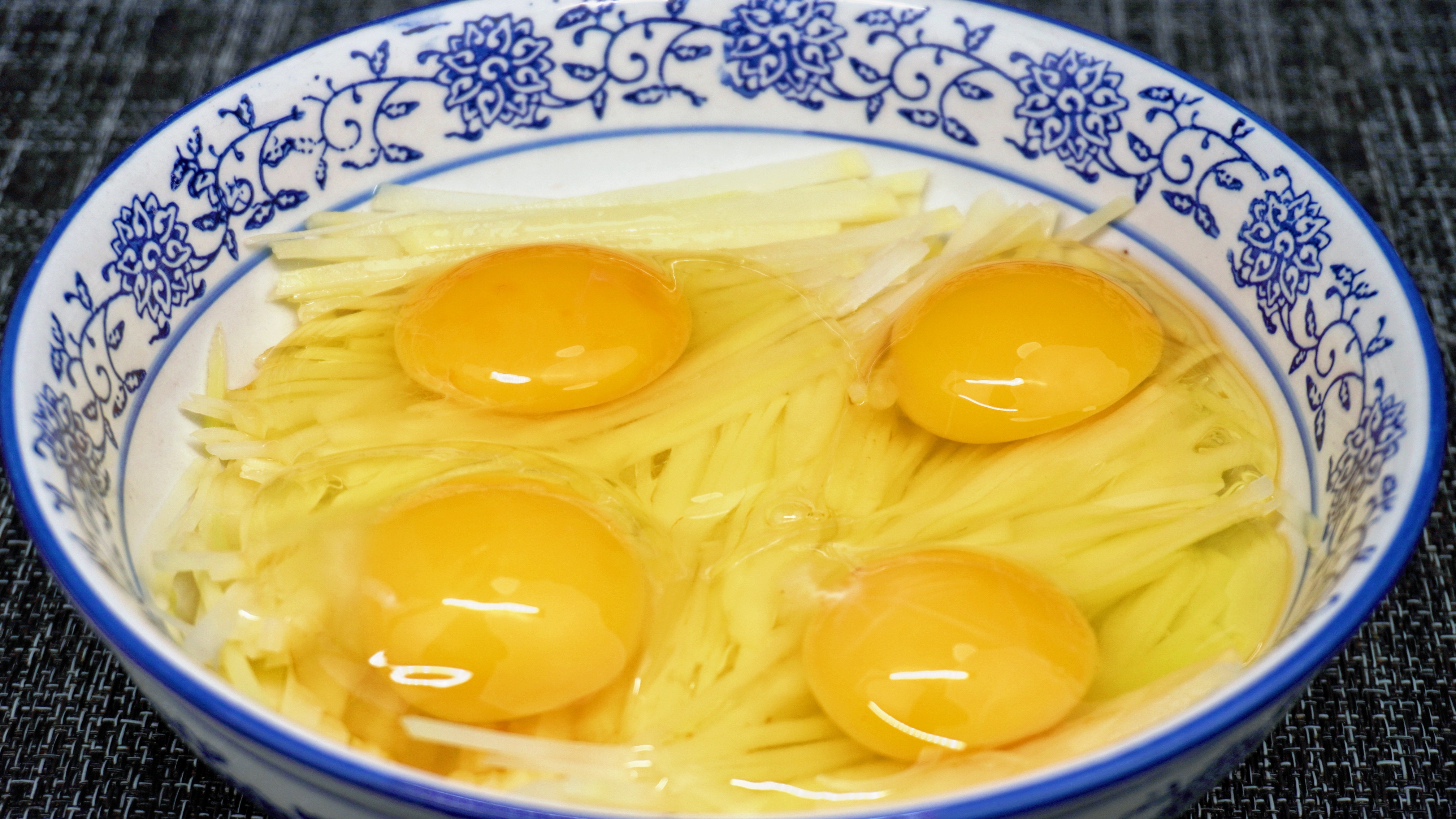 土豆丝和鸡蛋没想到这么好吃,孩子连吃了一周都不够,美味又营养
