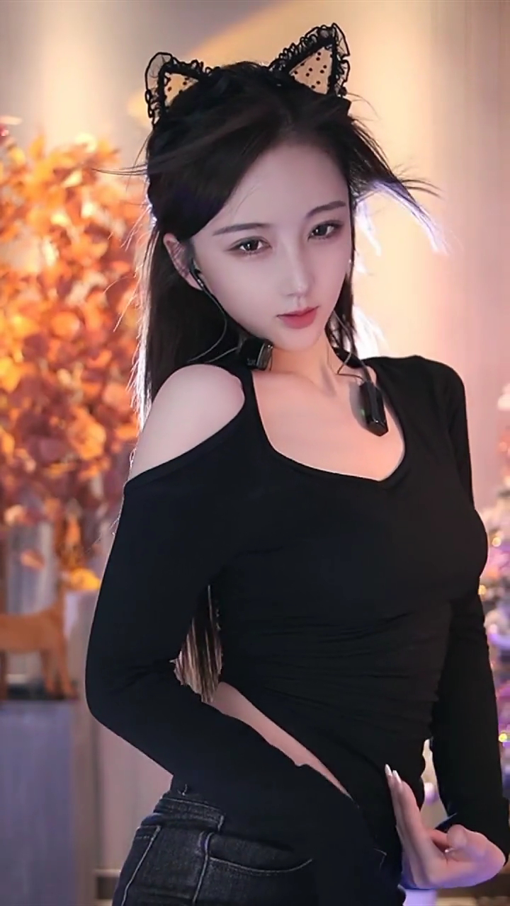 美女热舞鹿鹿大佬热舞小野猫