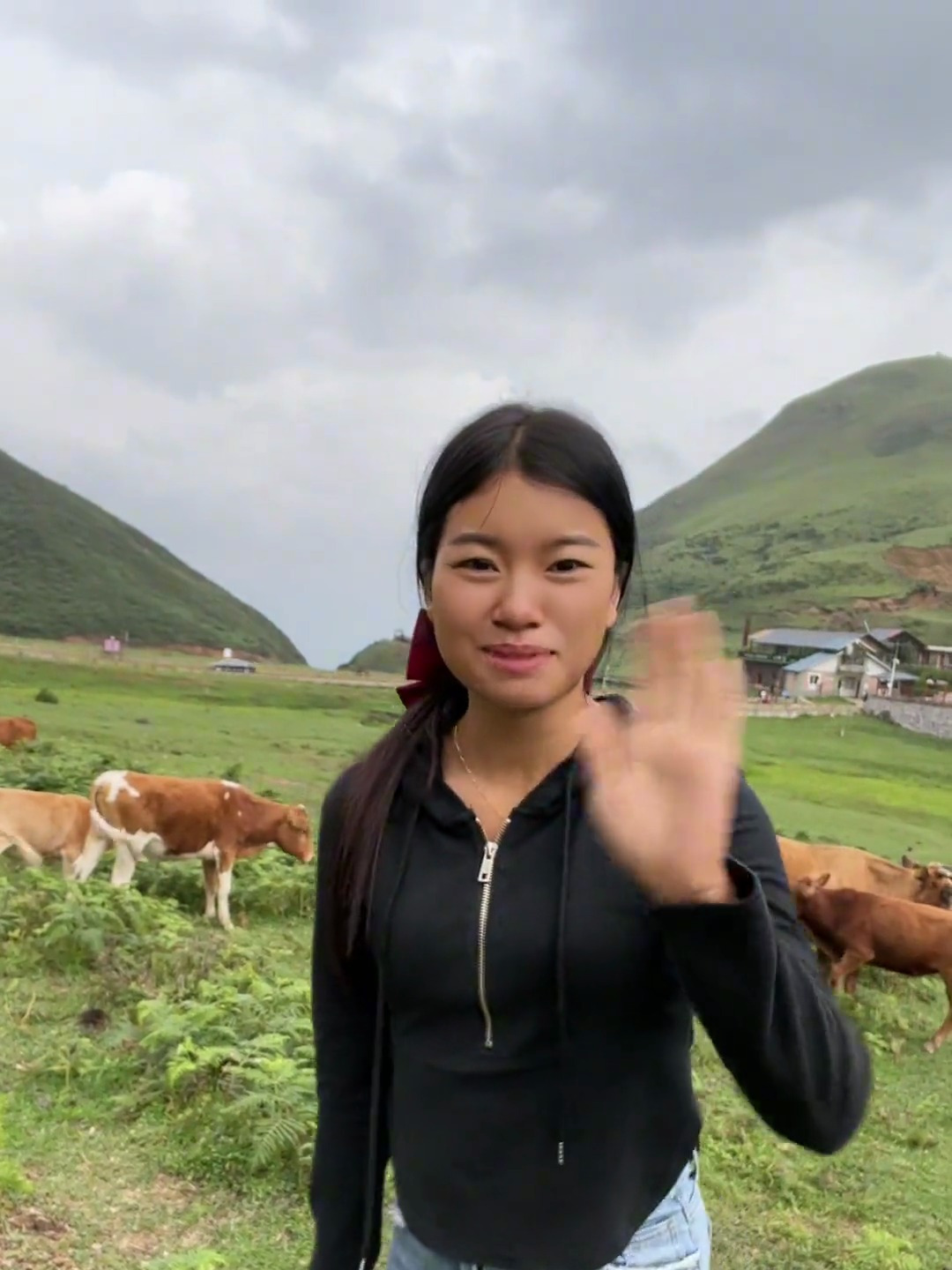 大山深处自然美山清水秀好风光 放牛妹 日常放牛 农村放牛娃