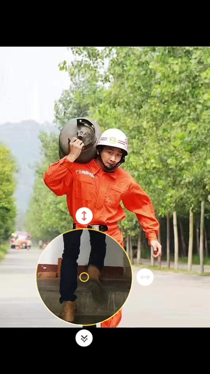 蓝朋友 父亲节这个扛煤气罐的同款姿势,扛女儿也很顺,有狠狠get父爱
