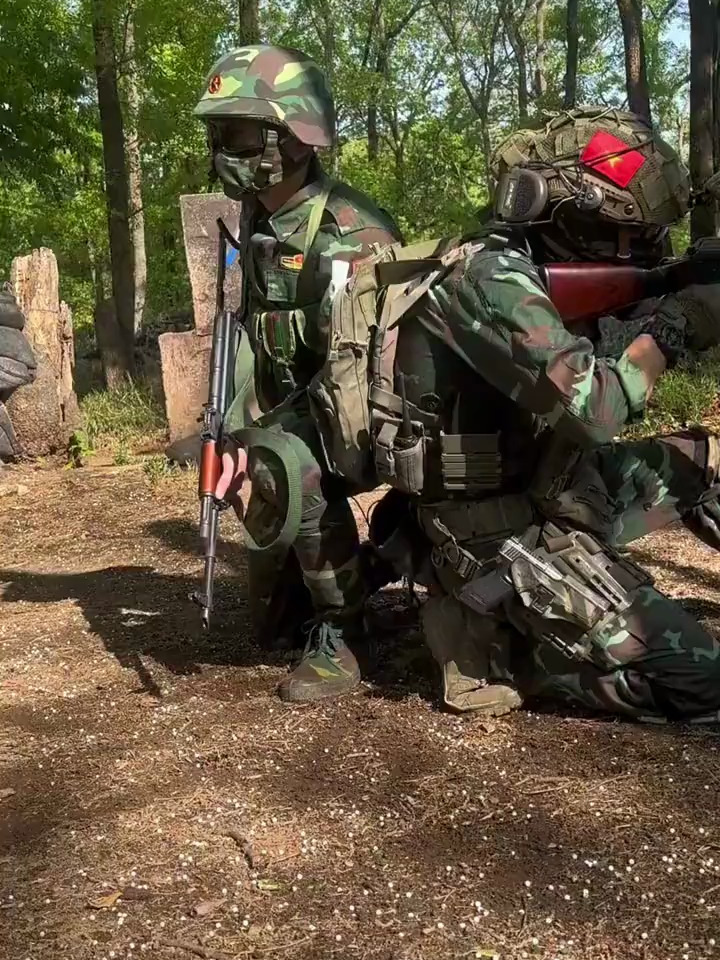 越南射击爱好者扮演的"越南特种兵"