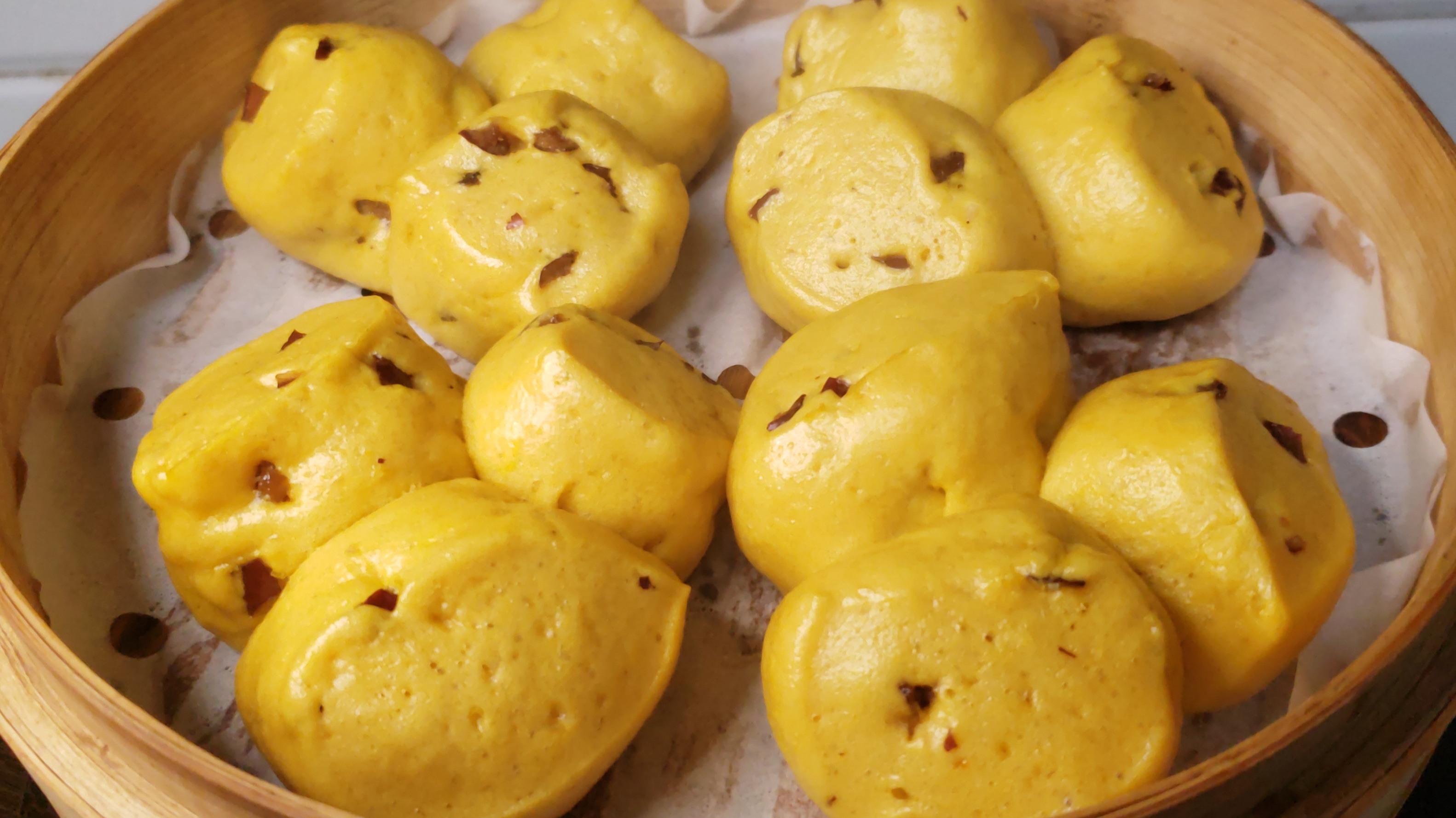 秋天多吃南瓜，做一锅开花馒头，一次发酵也松软，个个开花不塌陷