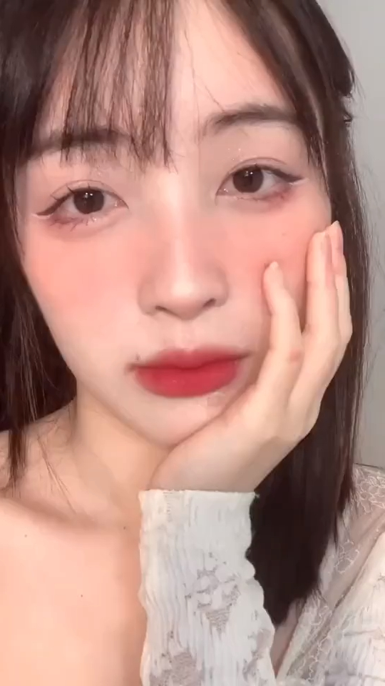 楚楚可怜的微冻伤妆容,真的超级惹人怜爱!冬季"冻伤"妆