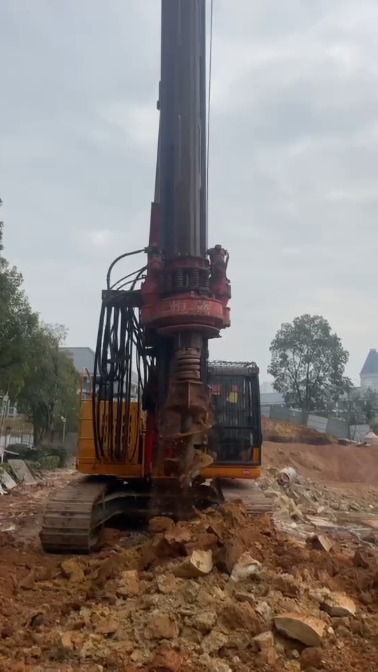 农村建房打桩机,小型旋挖钻机展示!-度小视
